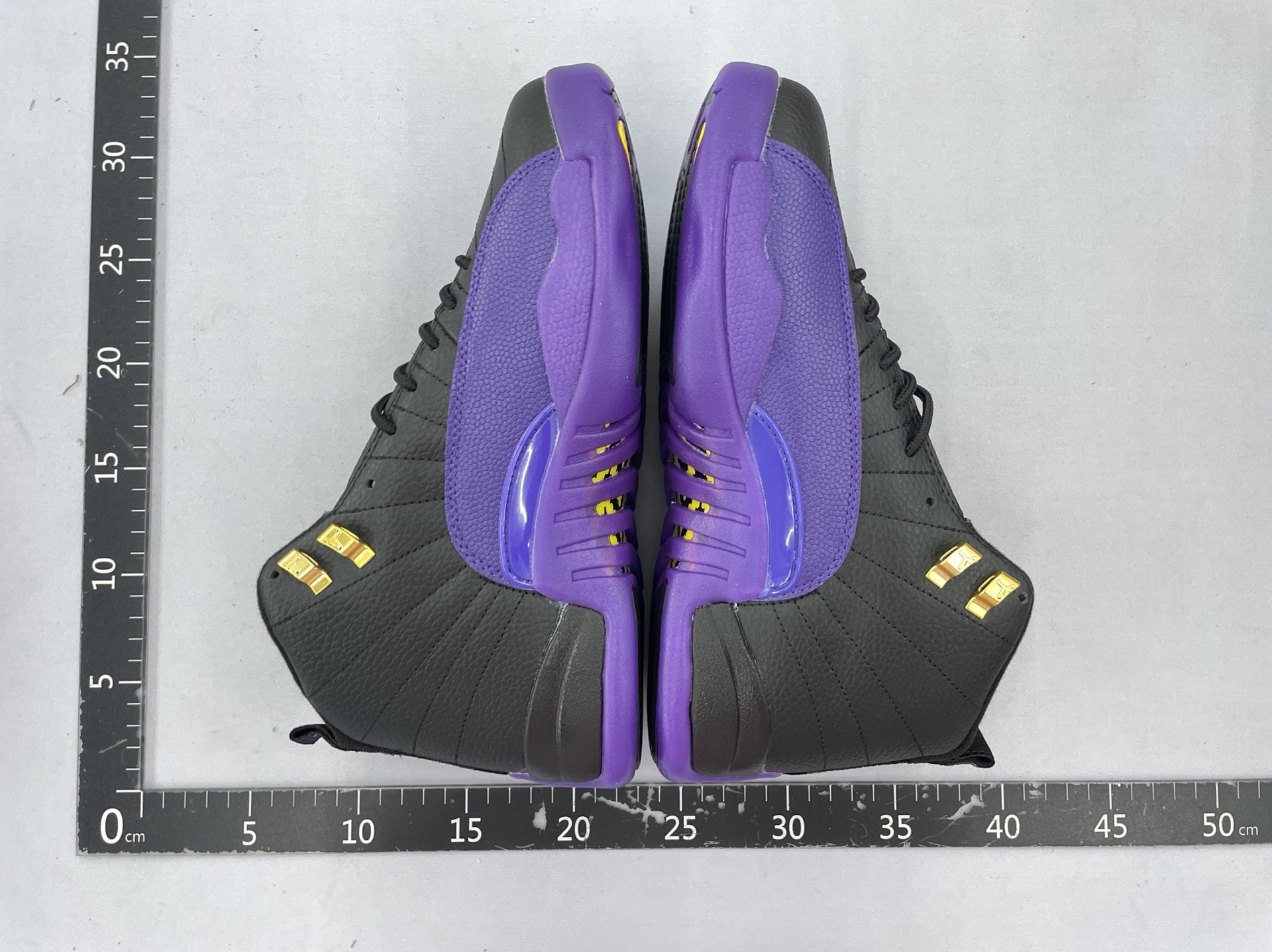 AJ12高帮纯原男款篮球鞋世界杯黑白金乔12高颜值气垫运动鞋