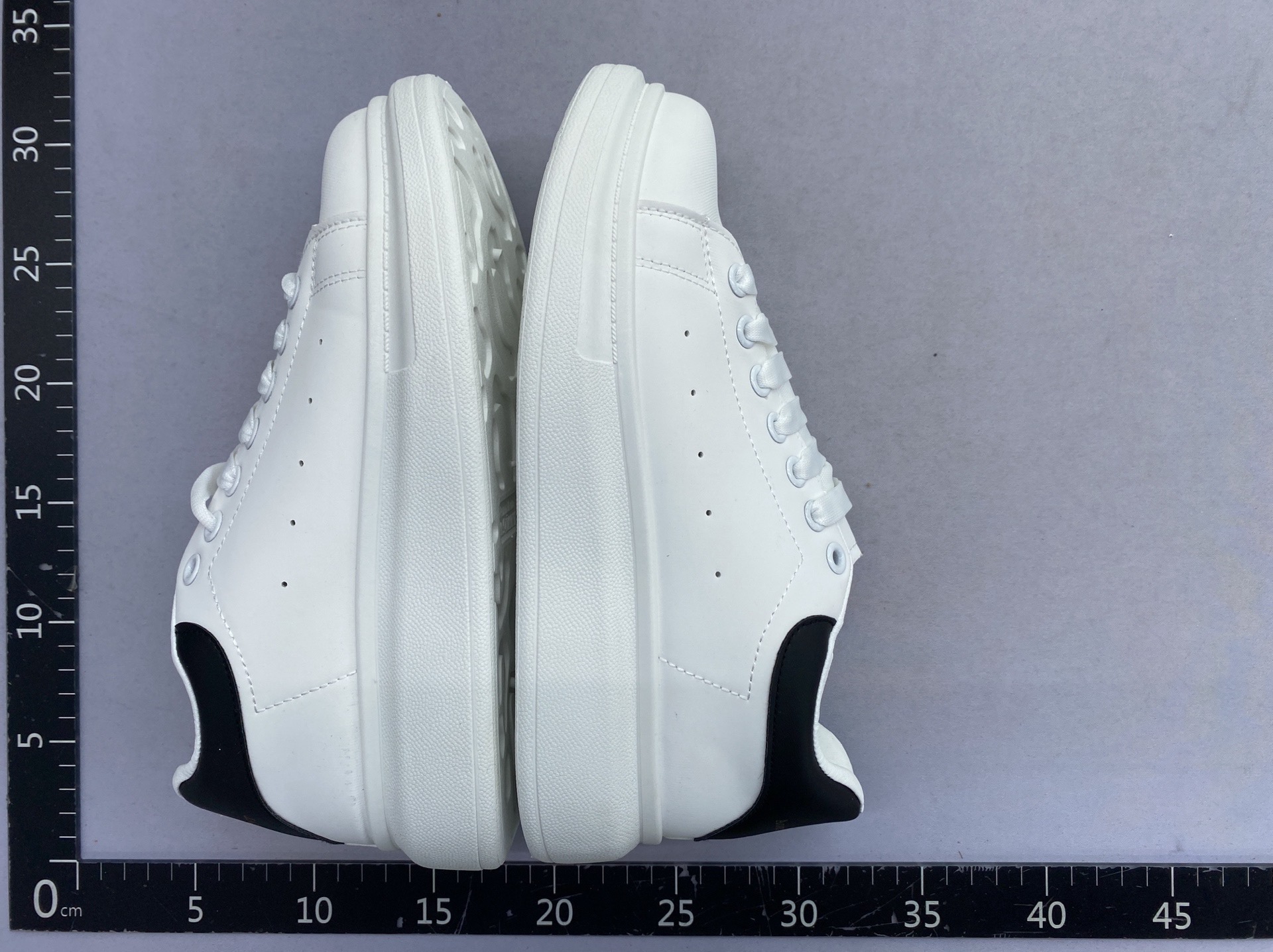 New arrivalcouplewhite shoesplus size men’s and women’s studentseasiest for matchcasualtrendy sneakersheight-increasing sneakerstrendy