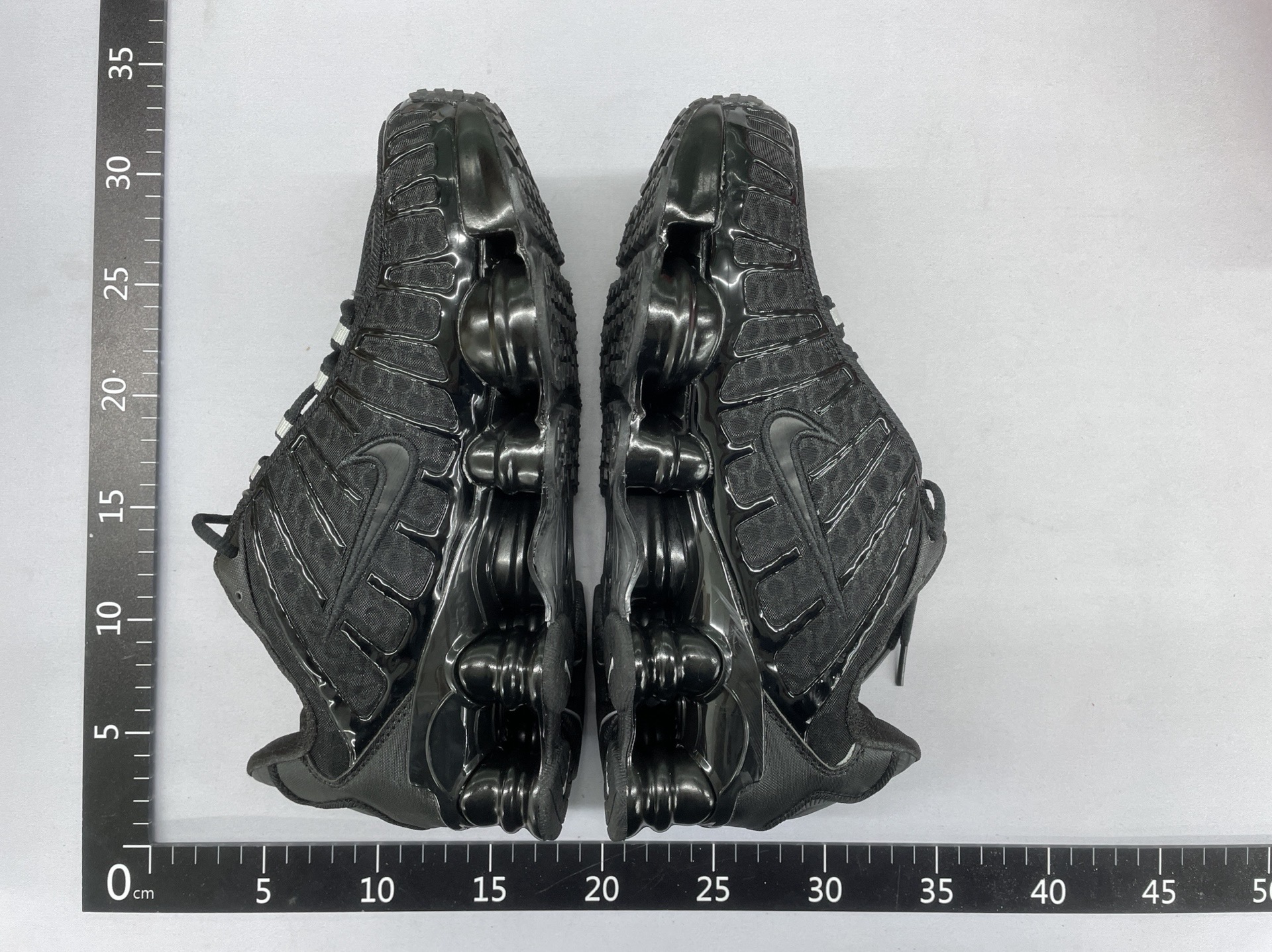 NK SHOX TL 十三柱气垫运动鞋