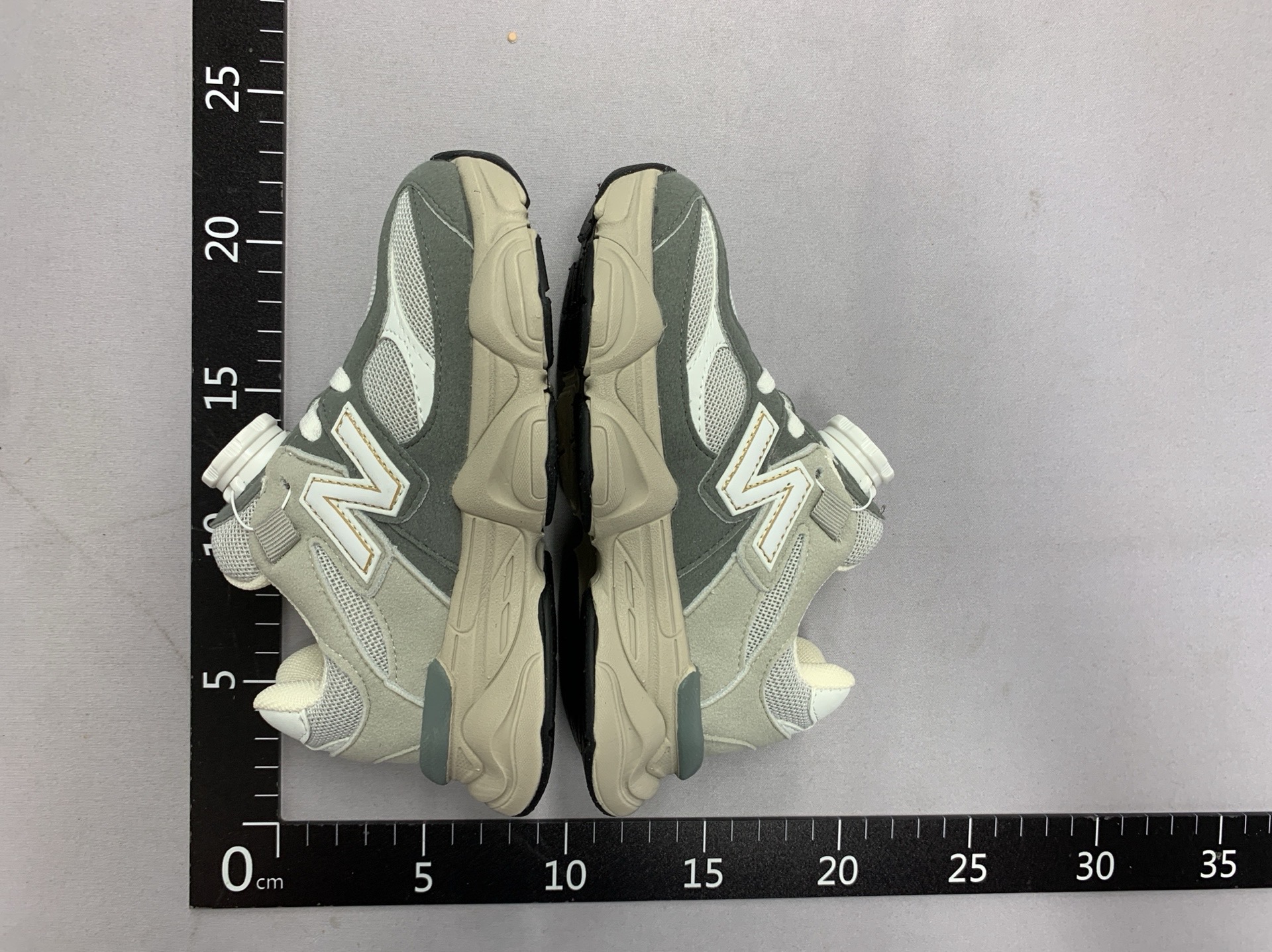 新款新百伦童鞋New Balacn NB9060旋转扣锁扣儿童运动鞋男女童跑鞋一脚蹬休闲鞋跑步鞋