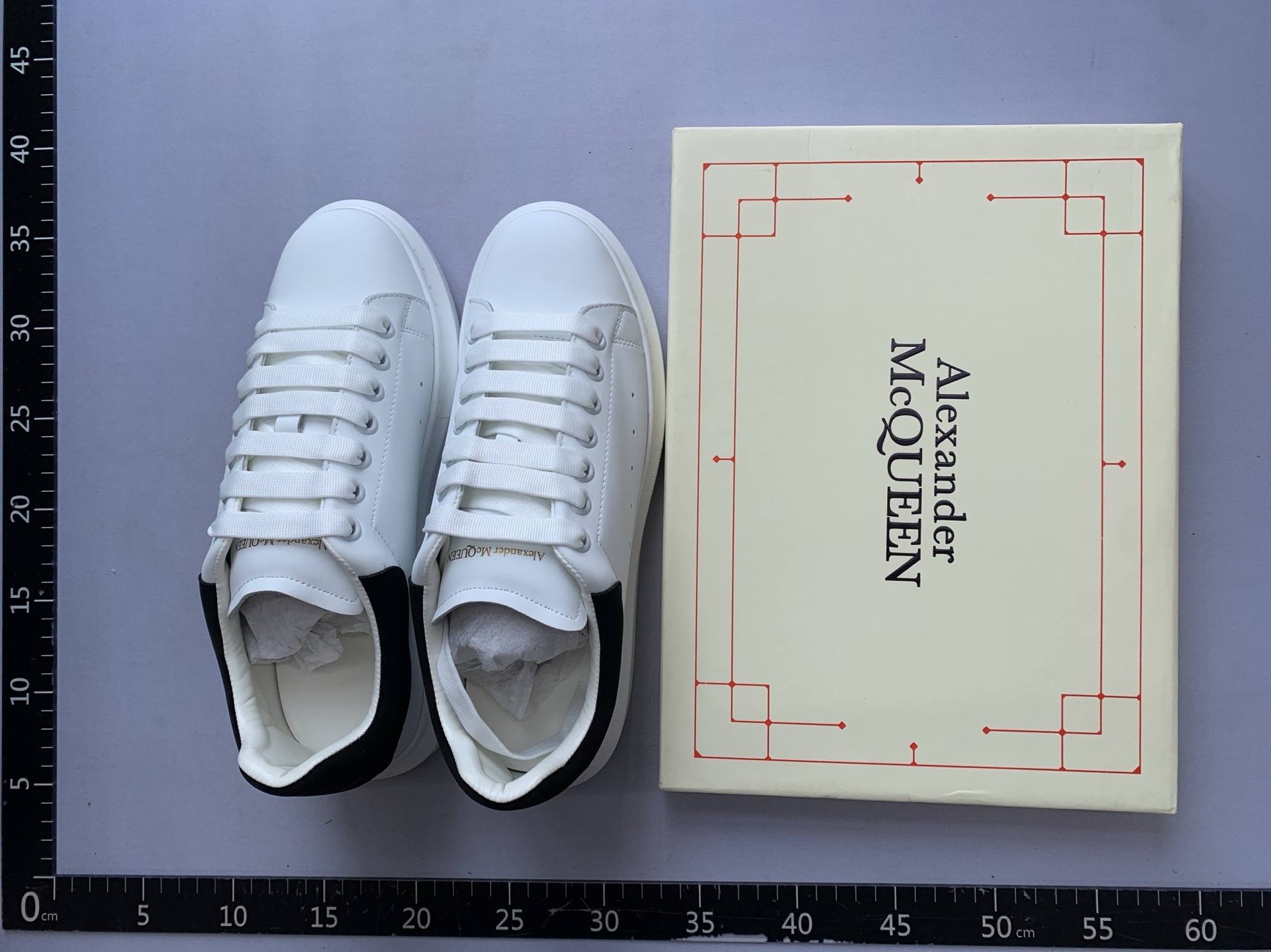 Lll10 high quality white shoeswhats+8618150441086