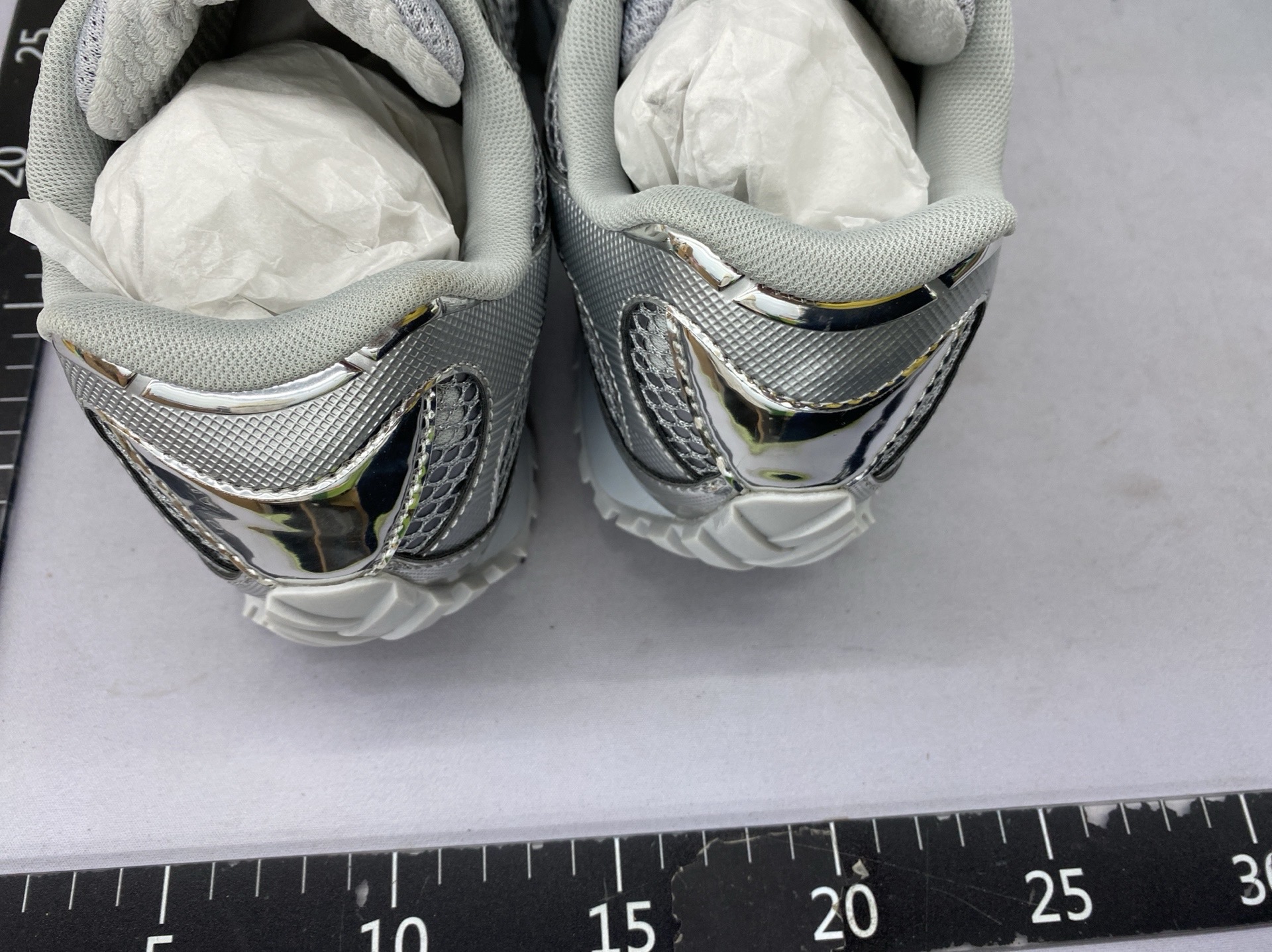 BV 运动鞋