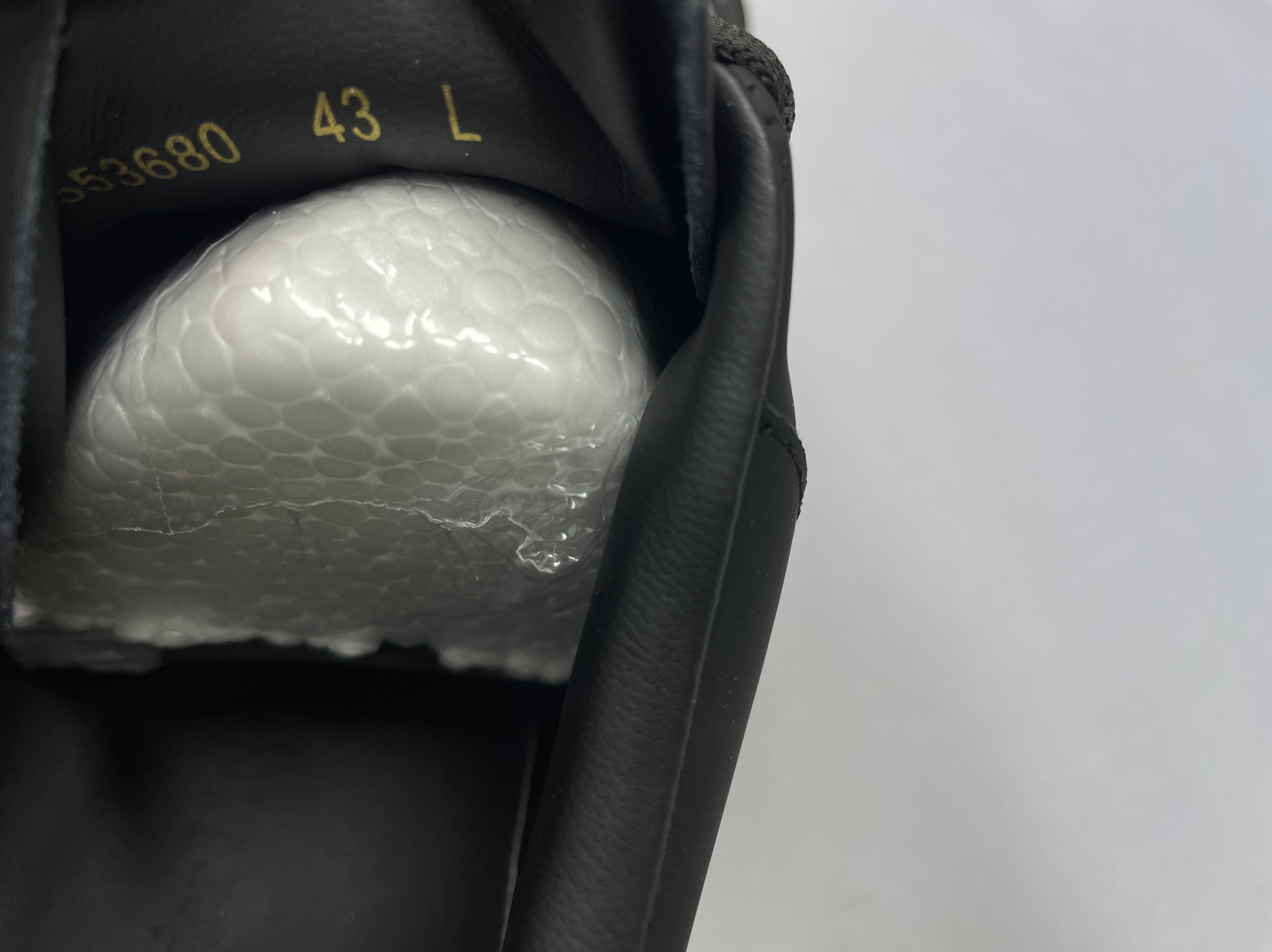 Ch06-high-quality breathable white shoes