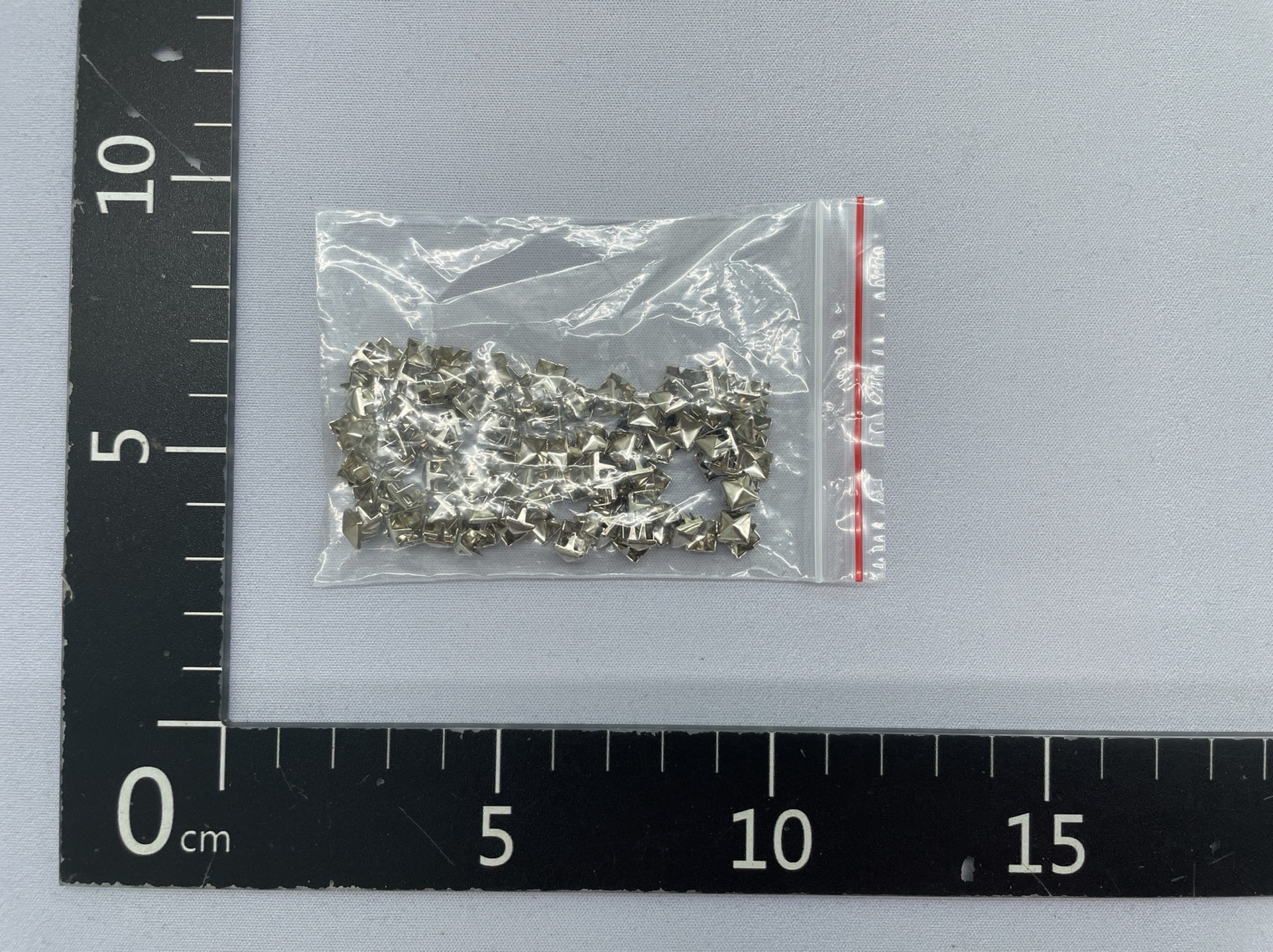 Ready-to-ship pyramid studs, square studs, four-corner studs, claw studs, rivets for diy leather jackets, belts, bags, and pyramid-shaped embellishments