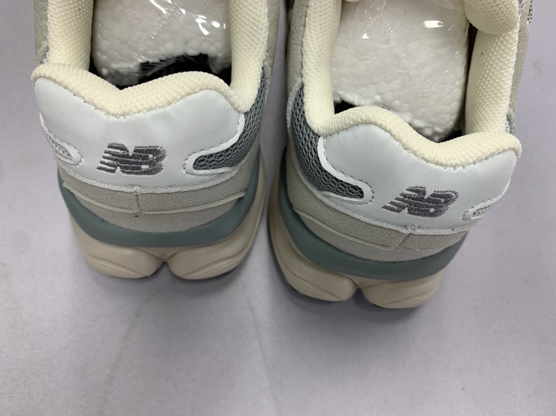 新款新百伦童鞋New Balacn NB9060旋转扣锁扣儿童运动鞋男女童跑鞋一脚蹬休闲鞋跑步鞋