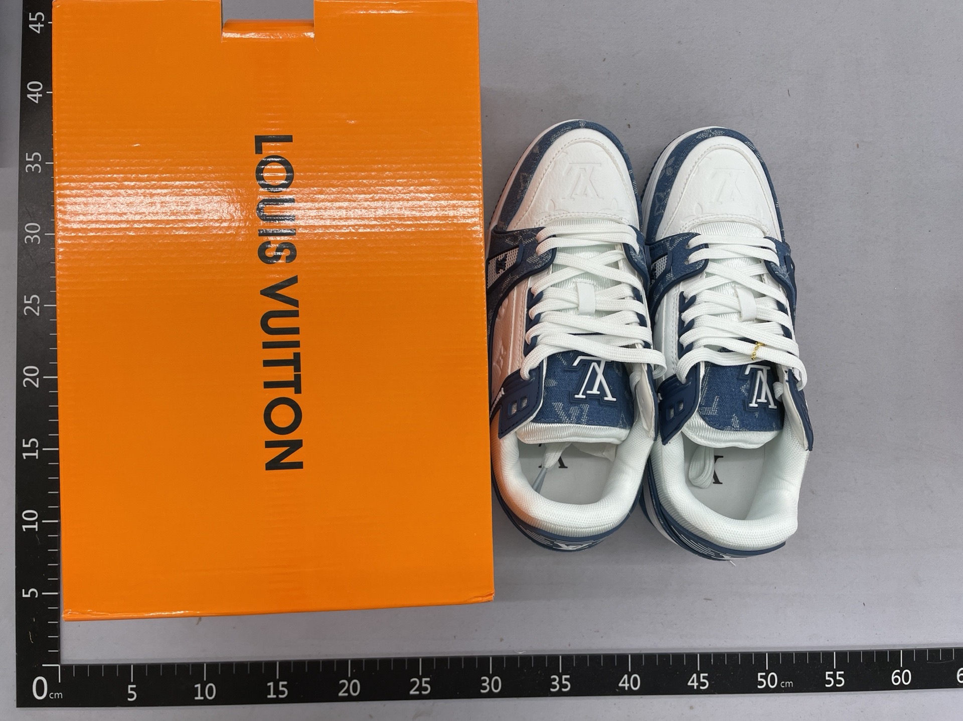 L-Trainer 运动鞋（预算）