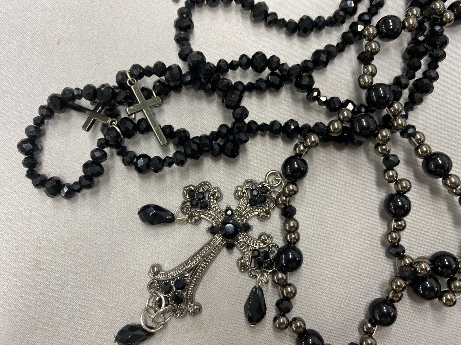 Dark cross long hot girl beaded necklace women’s sweet cool punk necklace y2k sweater chain accessories new
