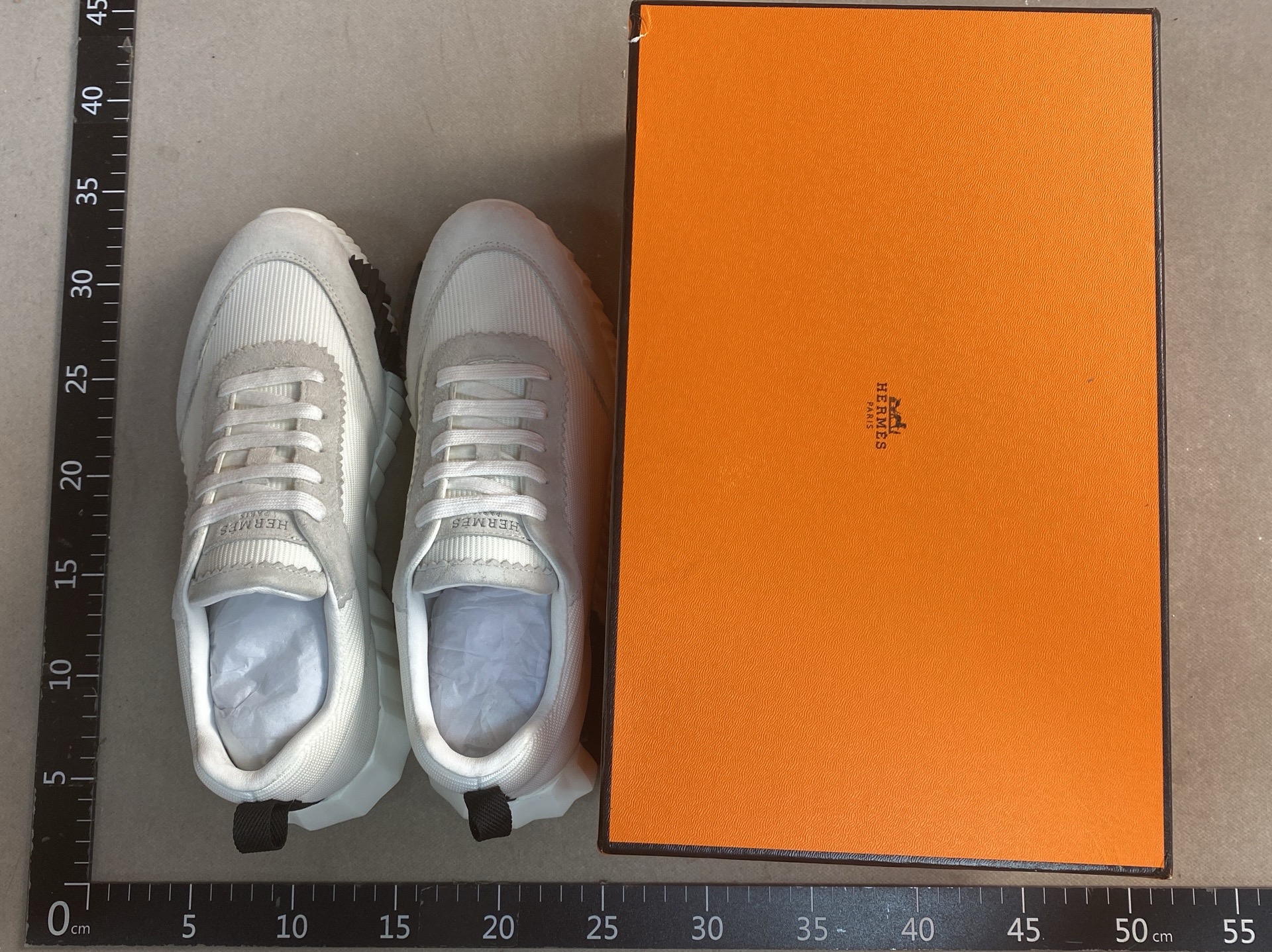 Ready-to-ship summer new arrival lace-up athletic casual shoes – korean style fashionable breathable mesh lightweight comfortable white sneakers