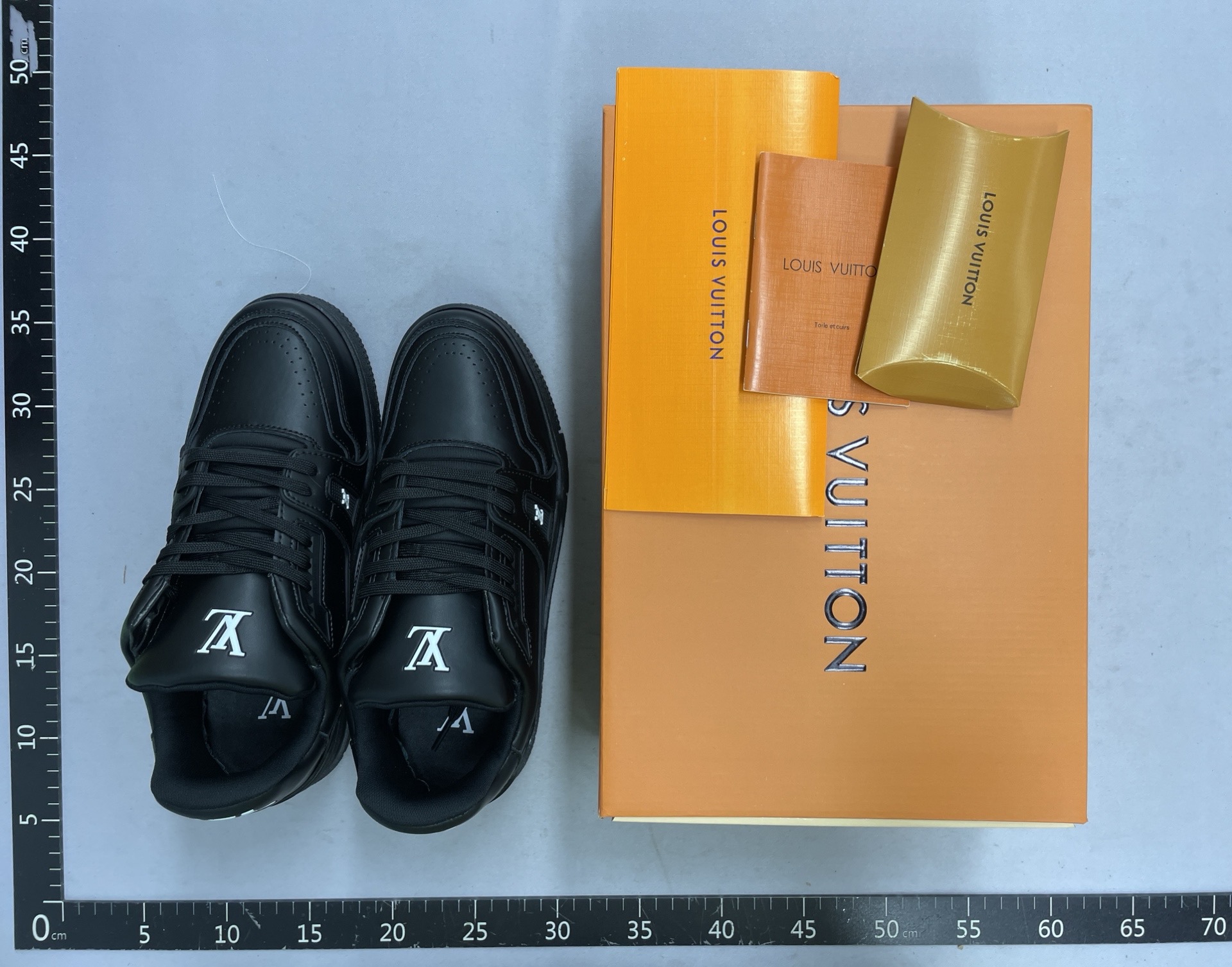 新款最新配色运动鞋风格运动