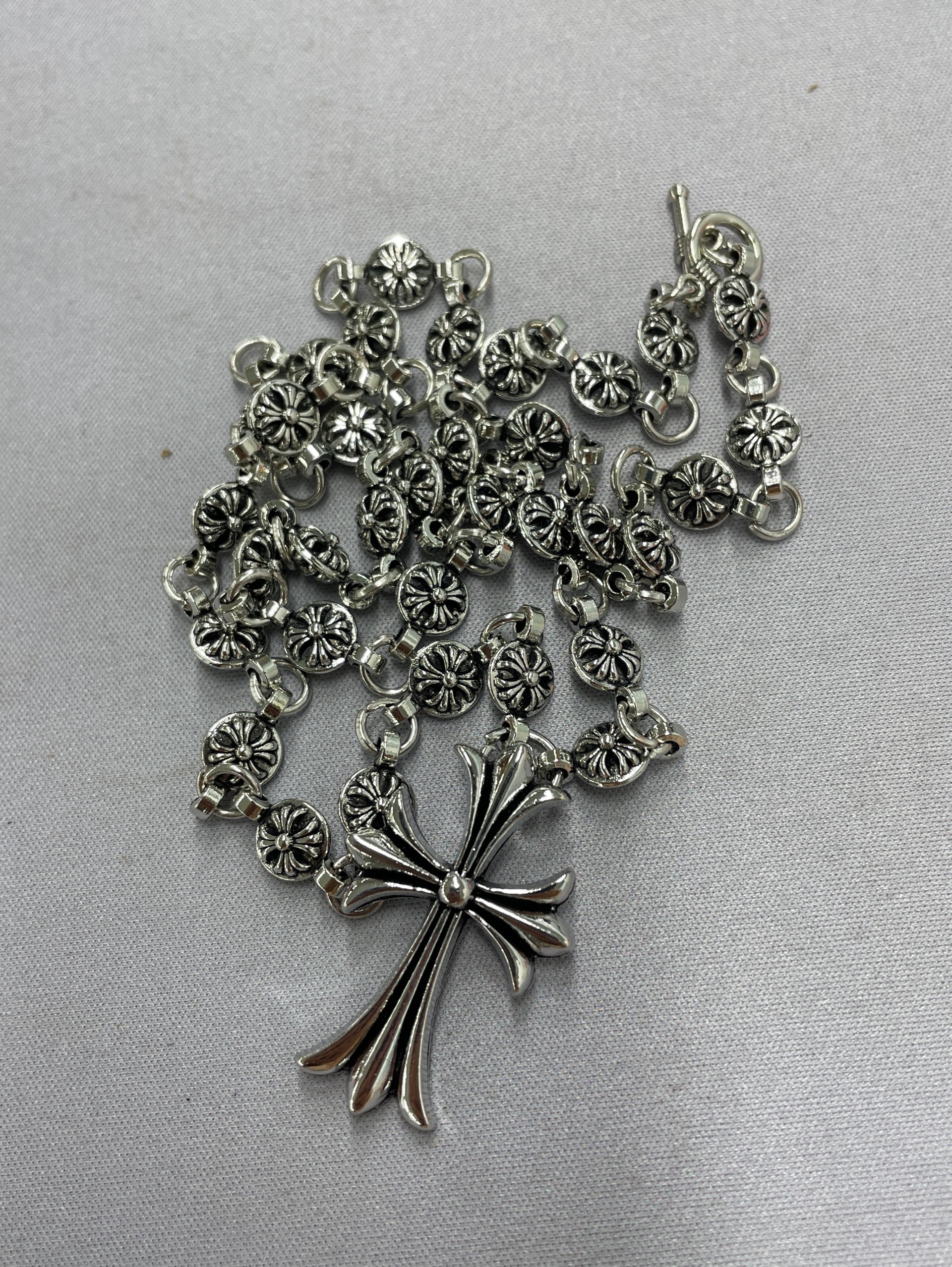 Trendy ch hip-hop nightclub brand cross necklace handmade chain valentine’s day gift retro alloy pendant chain