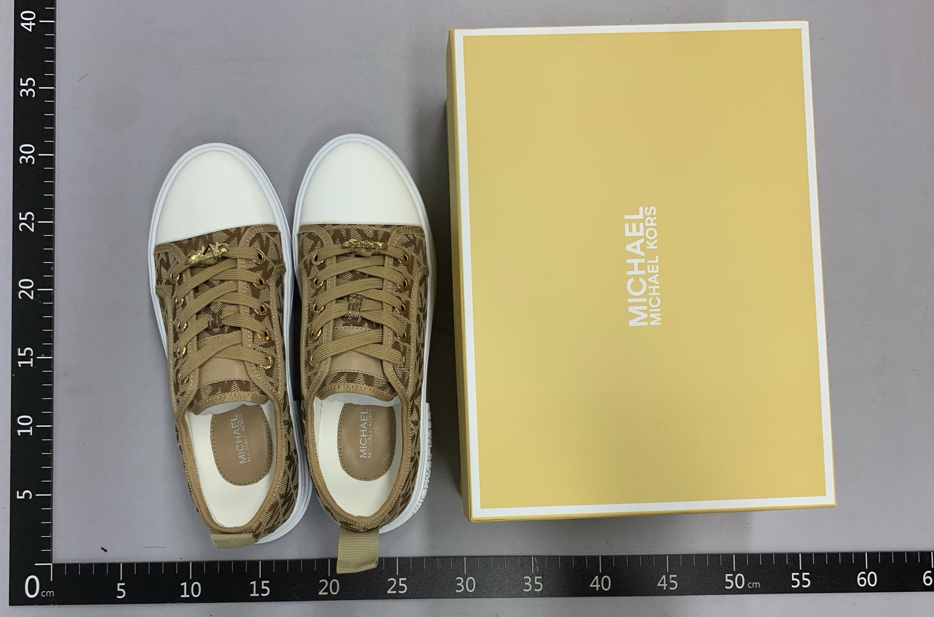 2024mk fashion new women’s white leather lace-up sneakers with metal buckle – trendy canvas shoes/running shoes