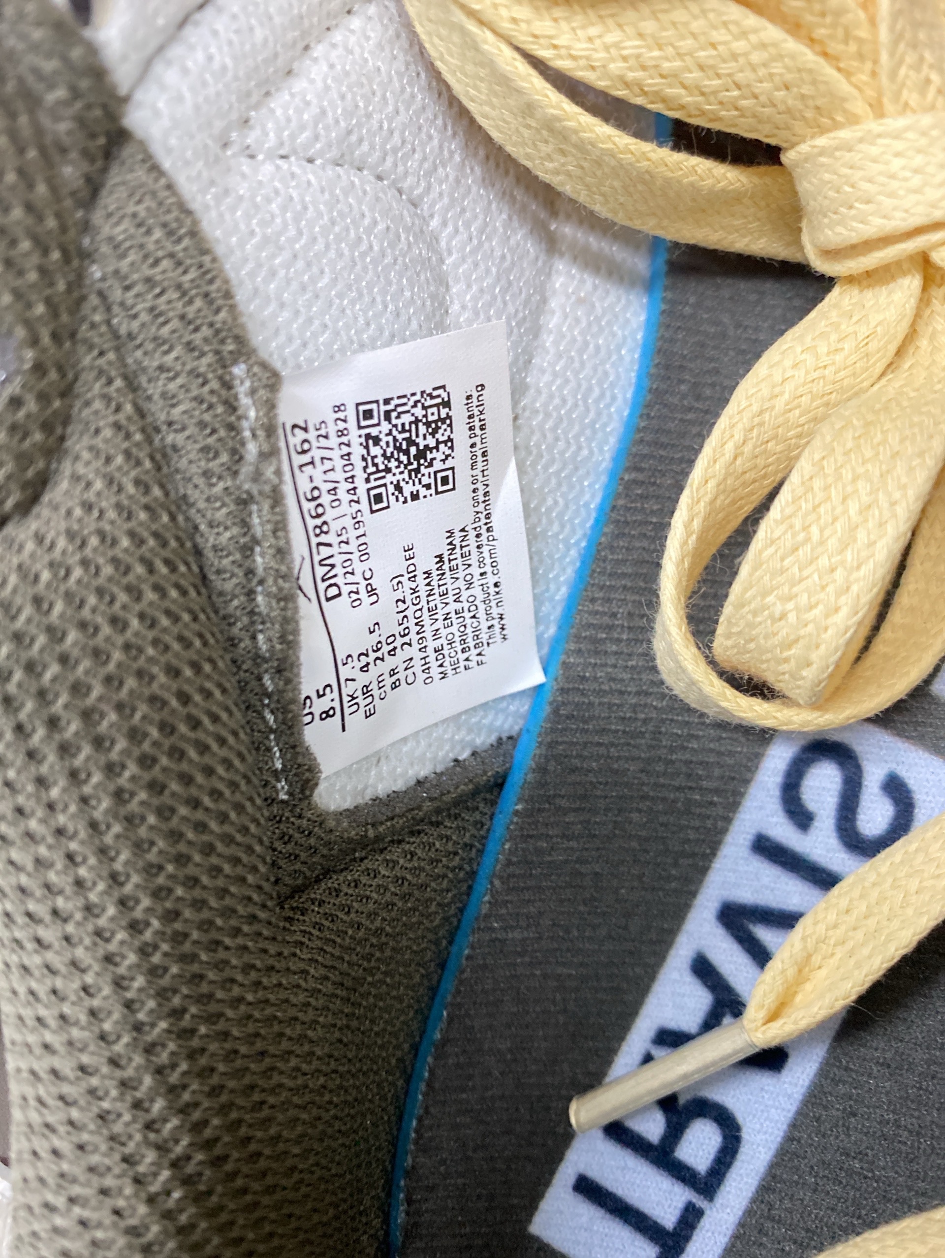 【S版】外贸订单福利特价/头层带刷色/Travis Scott x Jordan Air Jordan 1 二层绒面皮皮革 潮流复古 低帮 篮球鞋 男女同款 白棕色 反转摩卡 倒钩3.0
