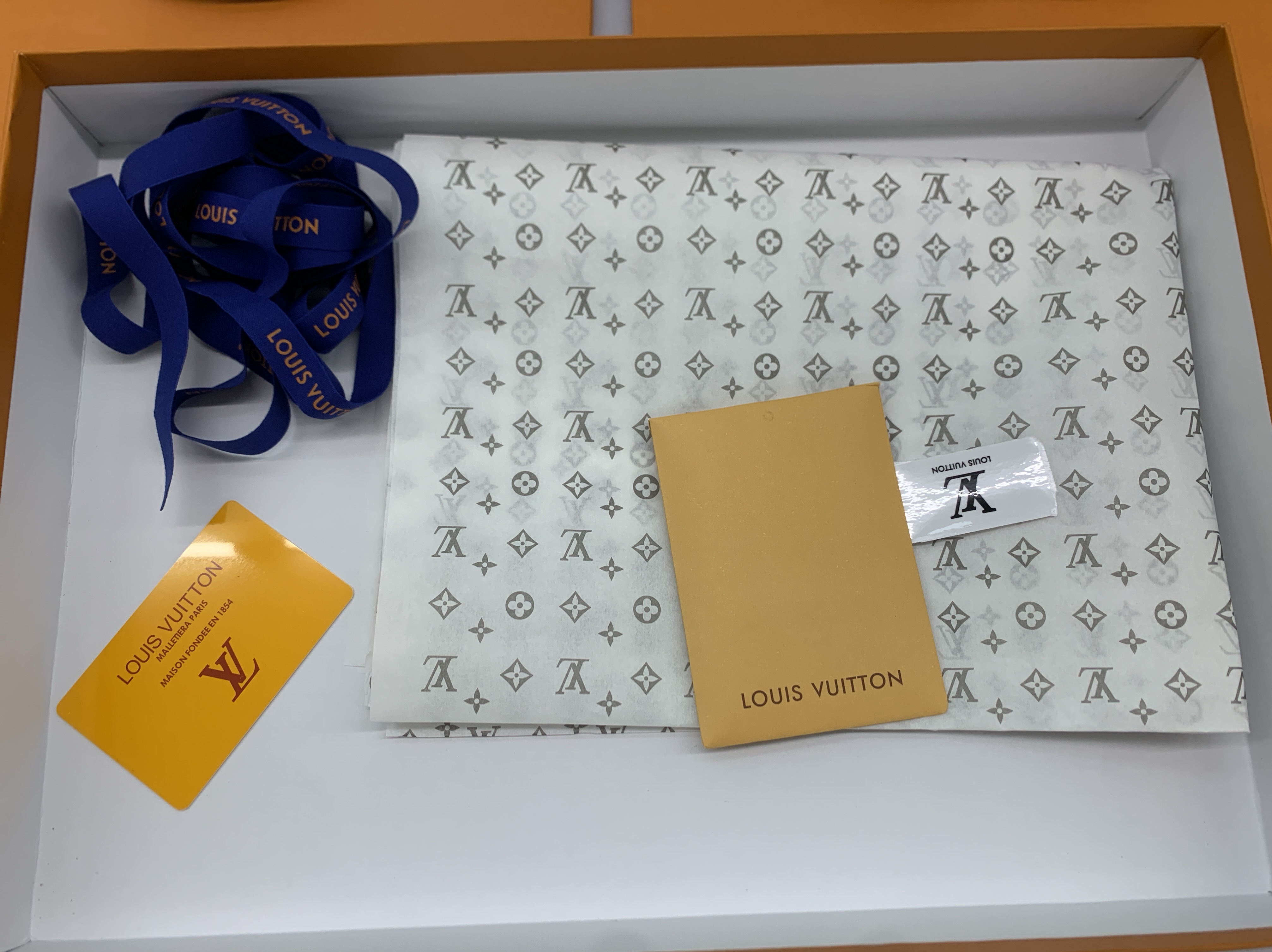One piece drop shipping lvjia l big brand packaging box gift box wallet belt scarf clothes box paper bag satchel bag