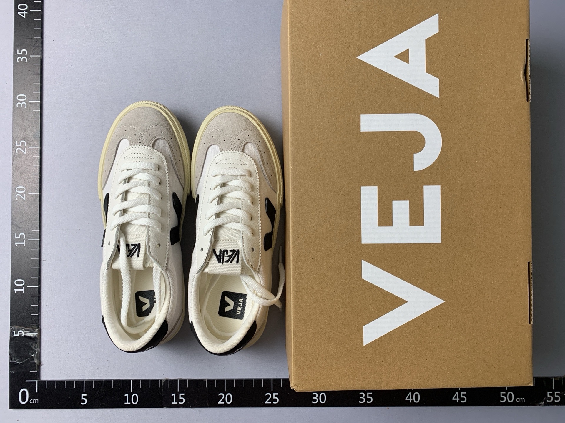 Spring/summer white sneakers – women’s casual flat shoes, unisex retro skate shoes, german army trainers series