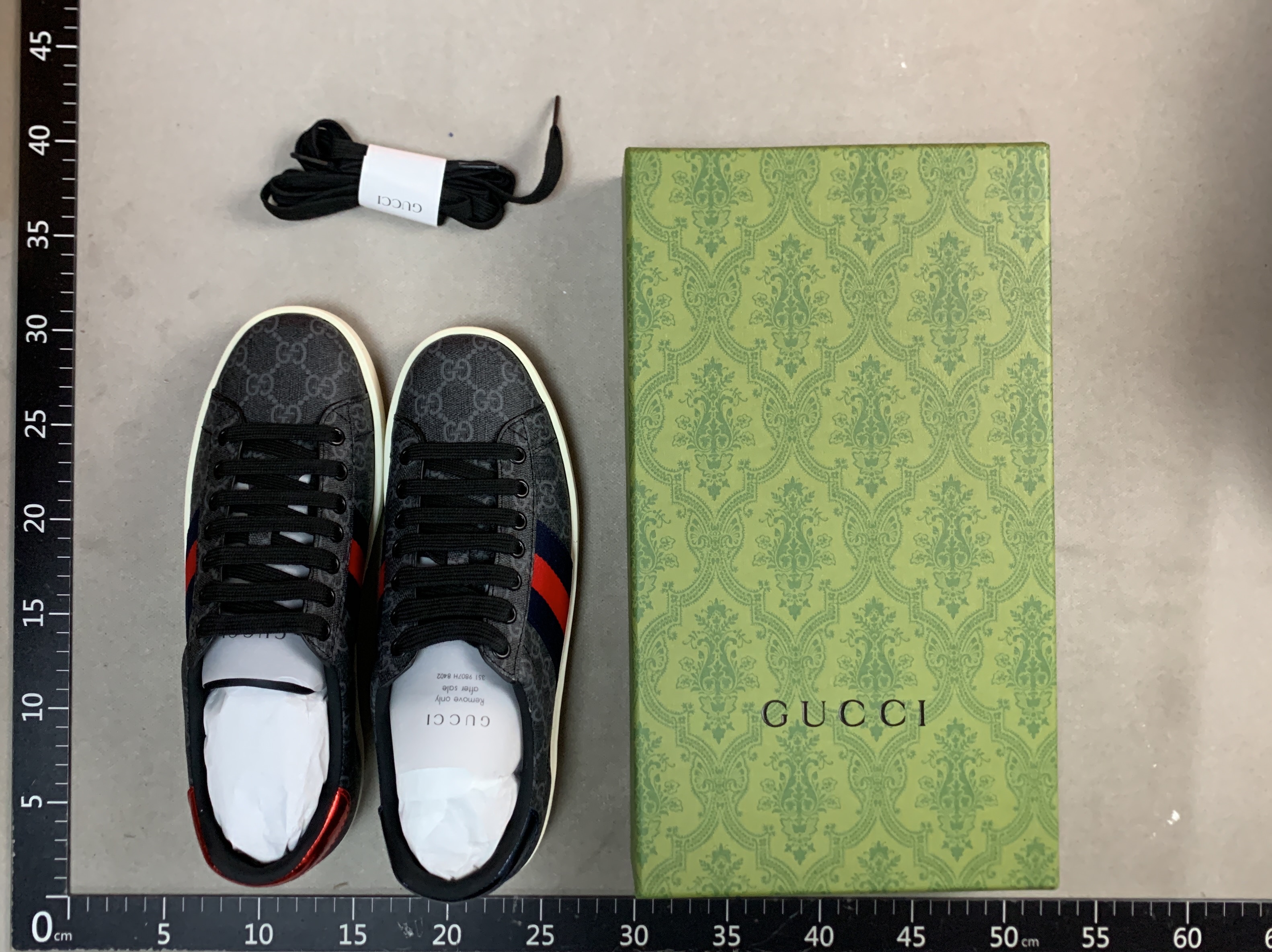 Nyouth white shoes
