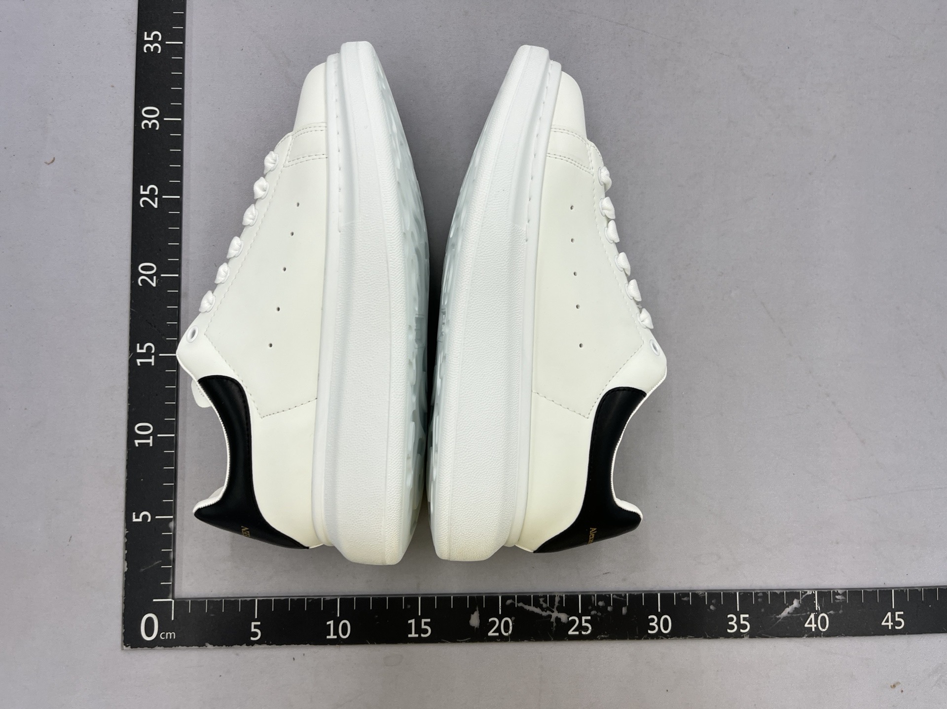 jj06 2026帅气流行篮球鞋 运动鞋 板鞋（高品质多种选择）  WhatsApp+86 177 5033 6825