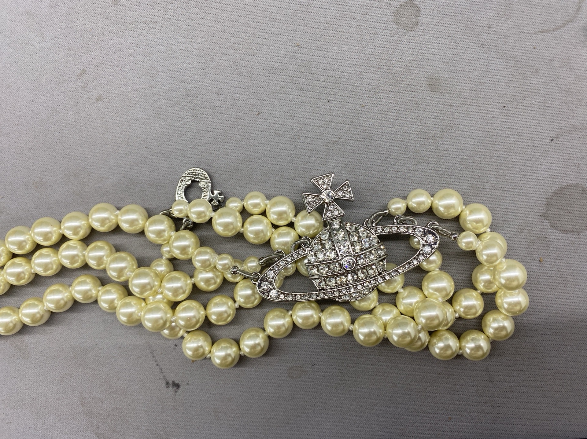 Three-layer pearl necklace full of diamonds saturn clavicle chain accessible luxurycasualeasiest for matchclassy sense choker same style as the queen mother