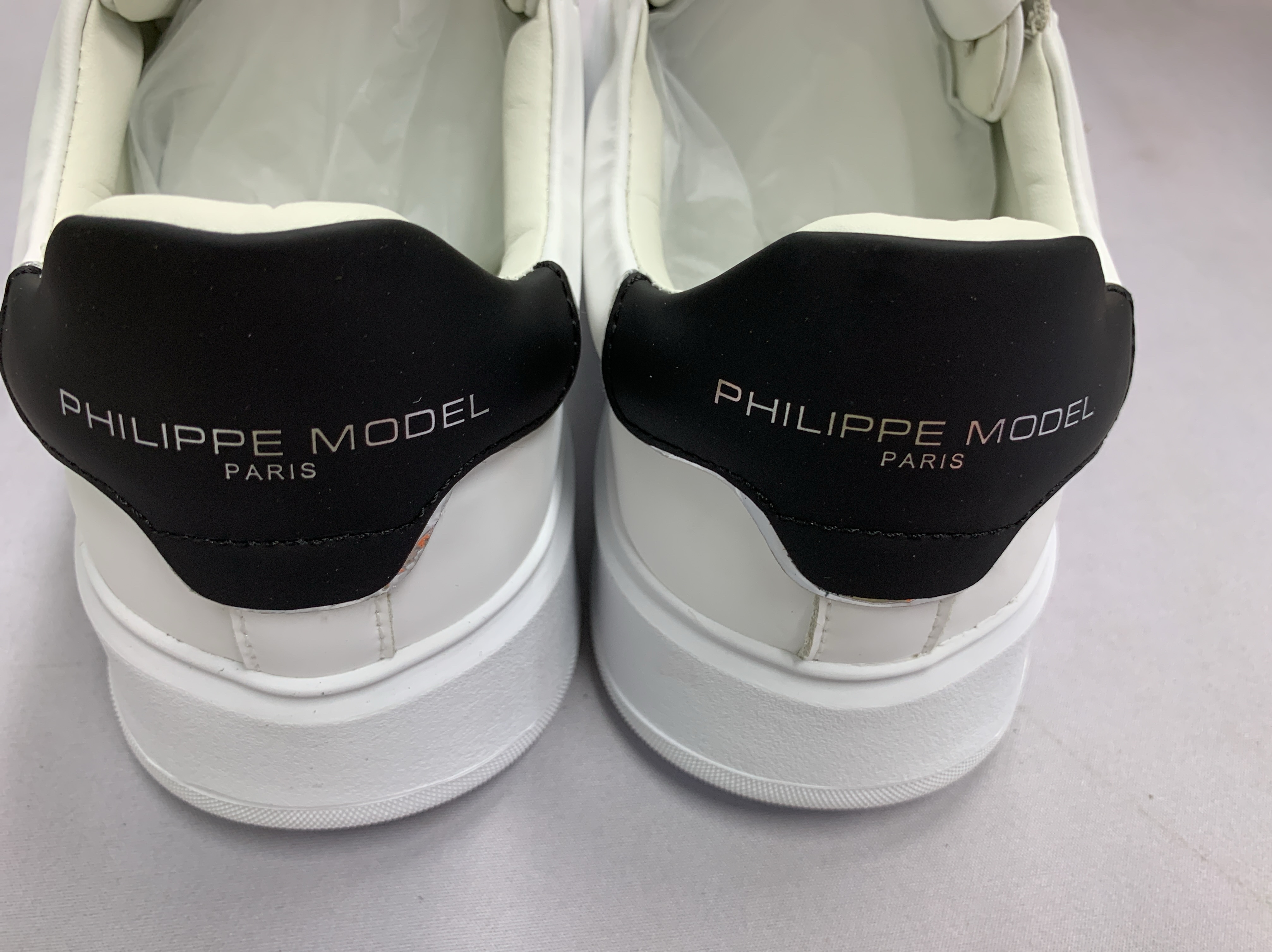 58    新款休闲运动鞋 WhatsApp+86 159 8088 5450