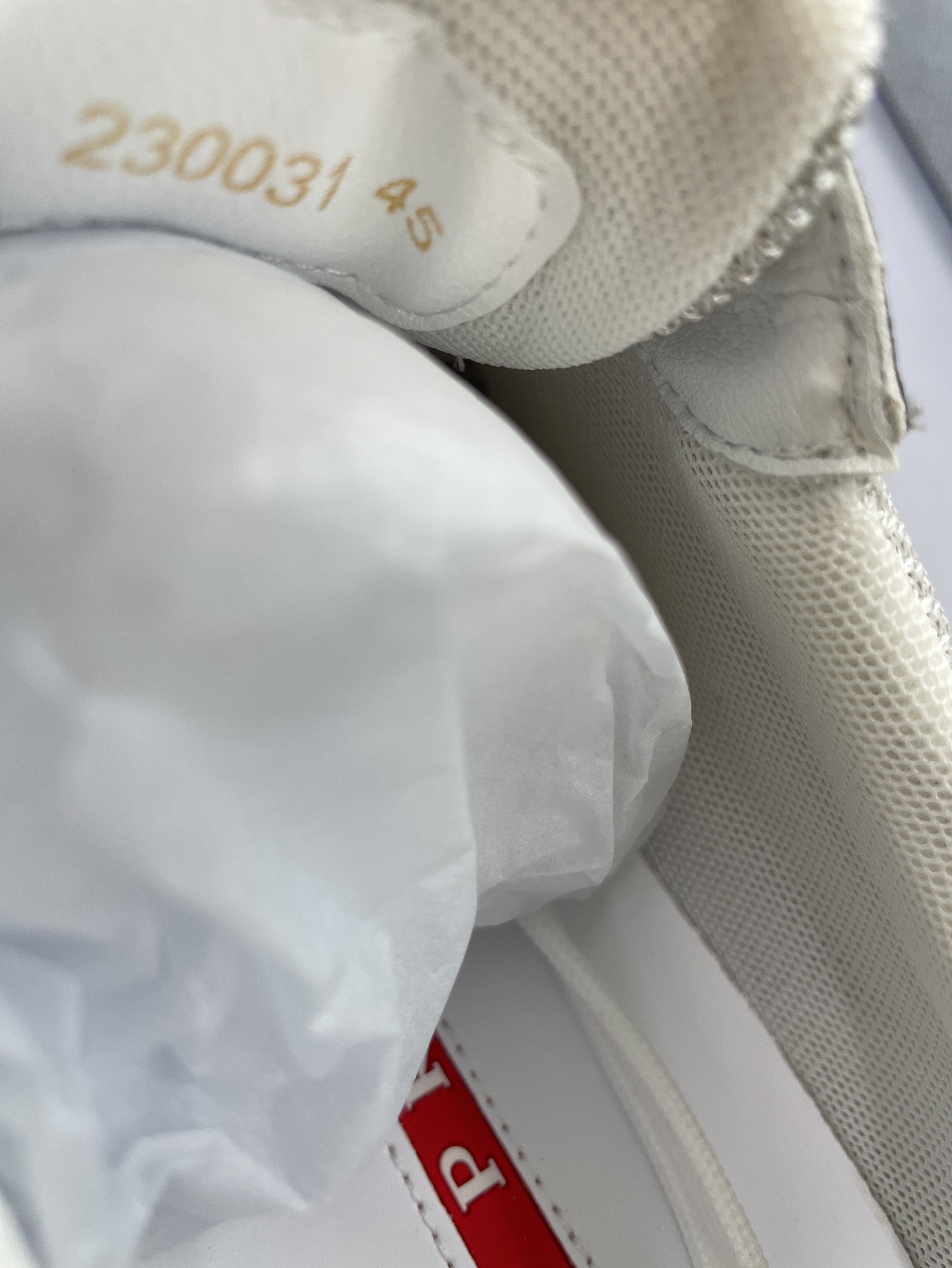 European station 2025 premium p brand couple’s fashion casual sneakers, low-top breathable white shoes, patent leather men’s shoes