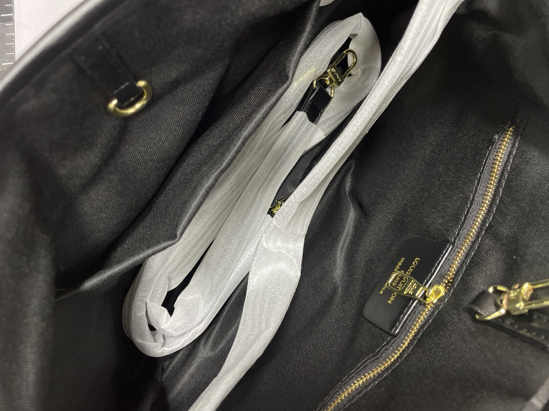 Zw-2 new fashionable embroidered letter handbag – large capacity (no returns or exchanges if affecting resale) (no returns or exchanges if plastic film is torn or damaged)