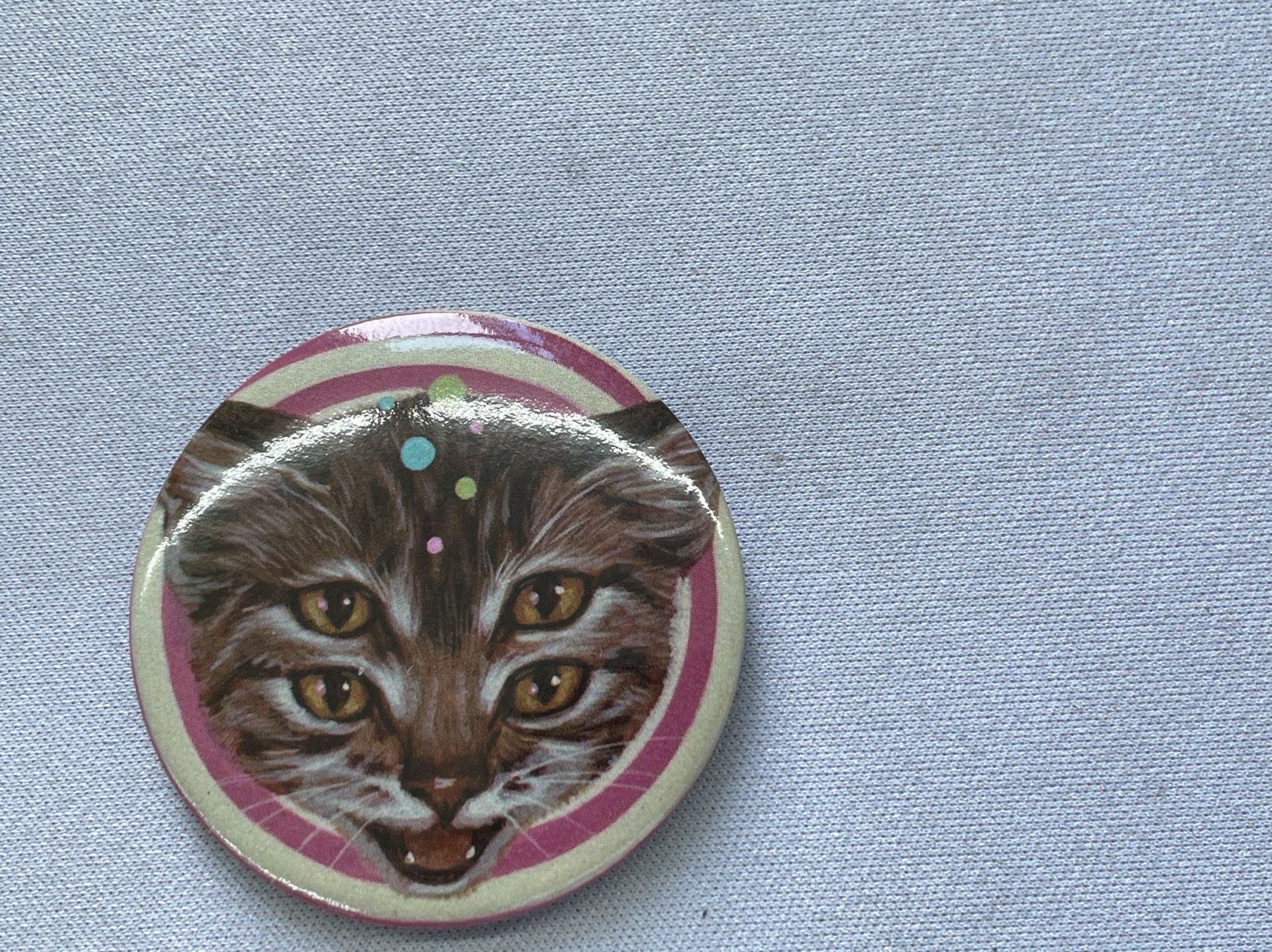 Mqhh cute cat family tinplate badge cartoon animal kitten pin medal clothes bag accessories
