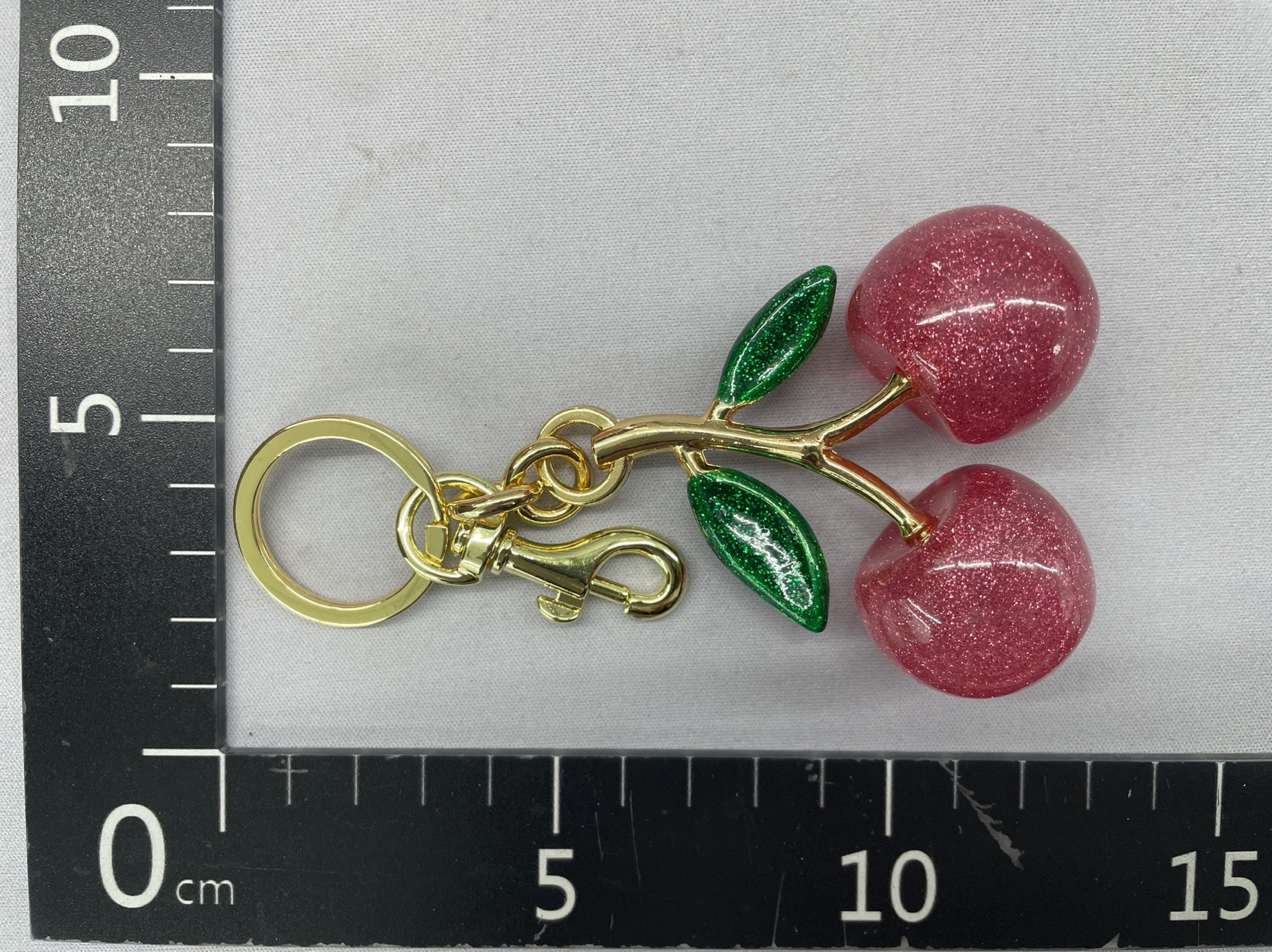 Cross-border foreign trade crystal big cherry keychain jewelry cute bag buckle pendant car keychain dropshipping