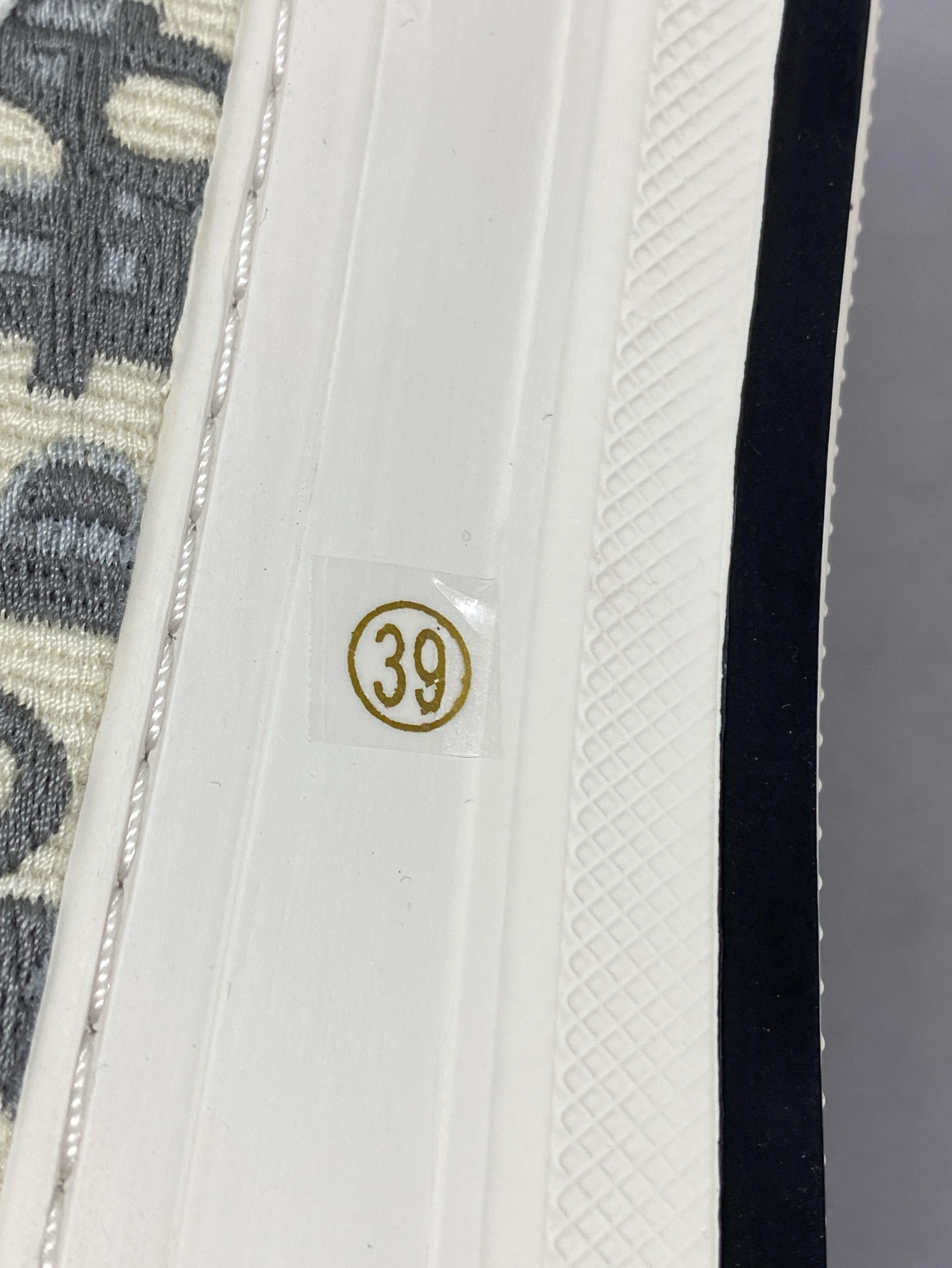 D’s embroidered canvas sneakers for women, 2024 new trendy lace-up white sneakers, chunky sole hidden heel casual athletic shoes