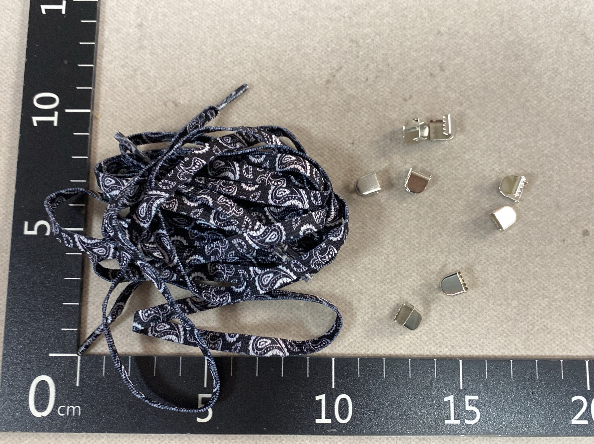 Wholesale [customizable] no-tie shoelaces for men, women, white sneakers, canvas shoes, and kids’ elastic shoelaces – the ultimate shoelace solution!