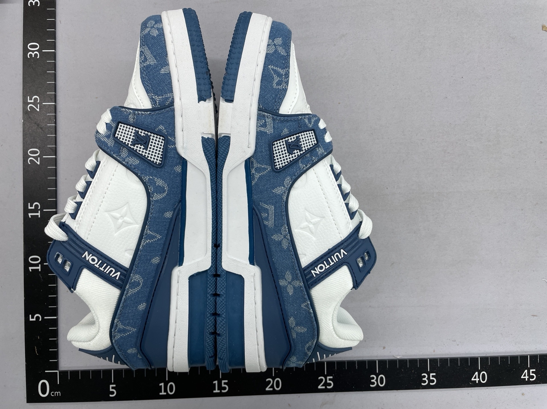 L-Trainer 运动鞋（预算）