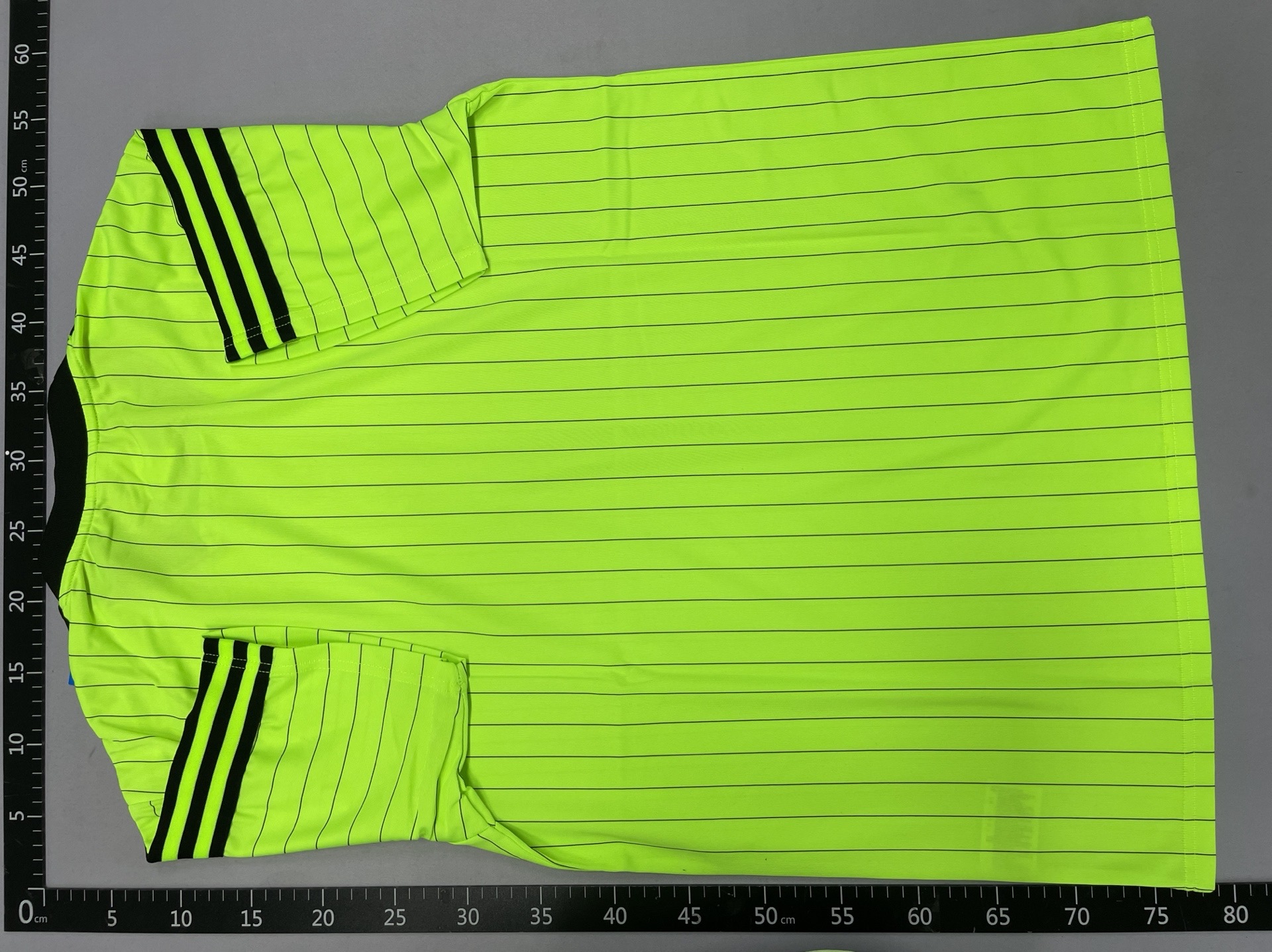 Wholesale 2025 new retro real madrid liverpool jerseys – sporty, casual, trendy embroidered short-sleeve soccer shirts for cross-border e-commerce