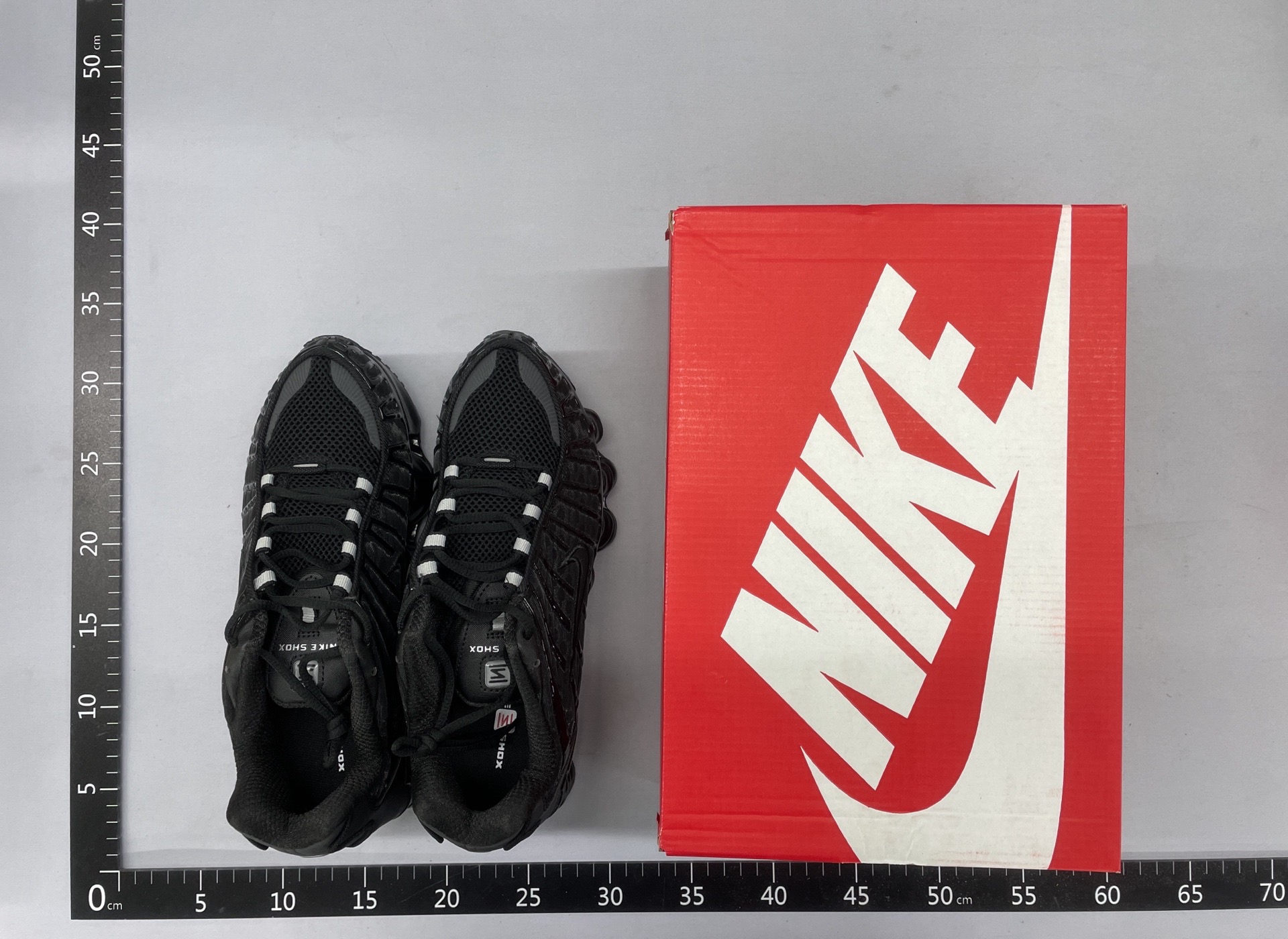 NK SHOX TL 十三柱气垫运动鞋