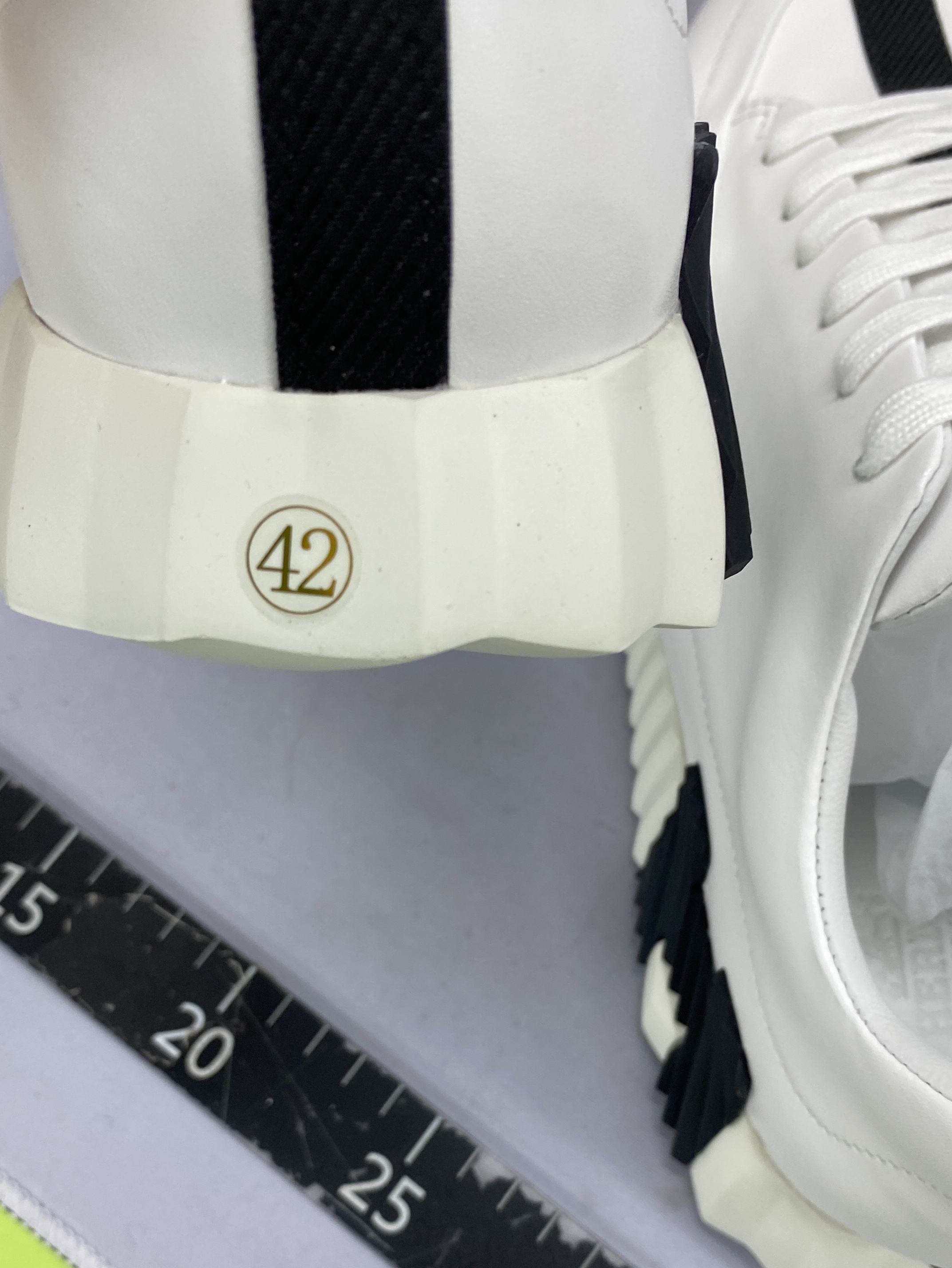 Unisex casual low-top sneakers – european style, export quality, designer skate shoes, niche high-end couple’s athletic shoes, hidden heel sneakers