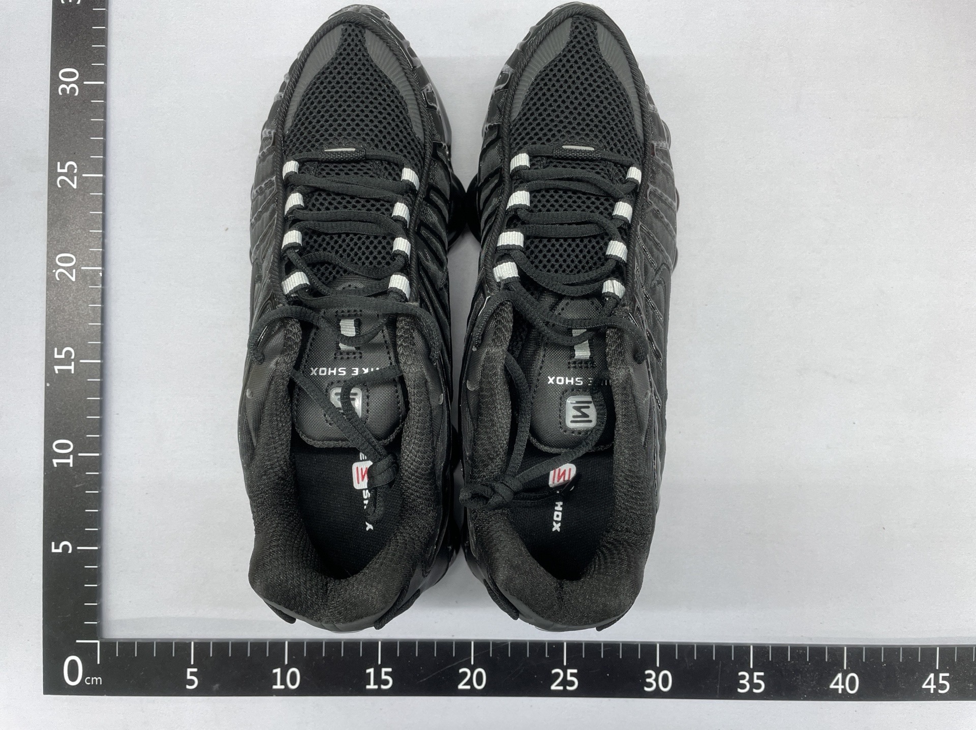 NK SHOX TL 十三柱气垫运动鞋
