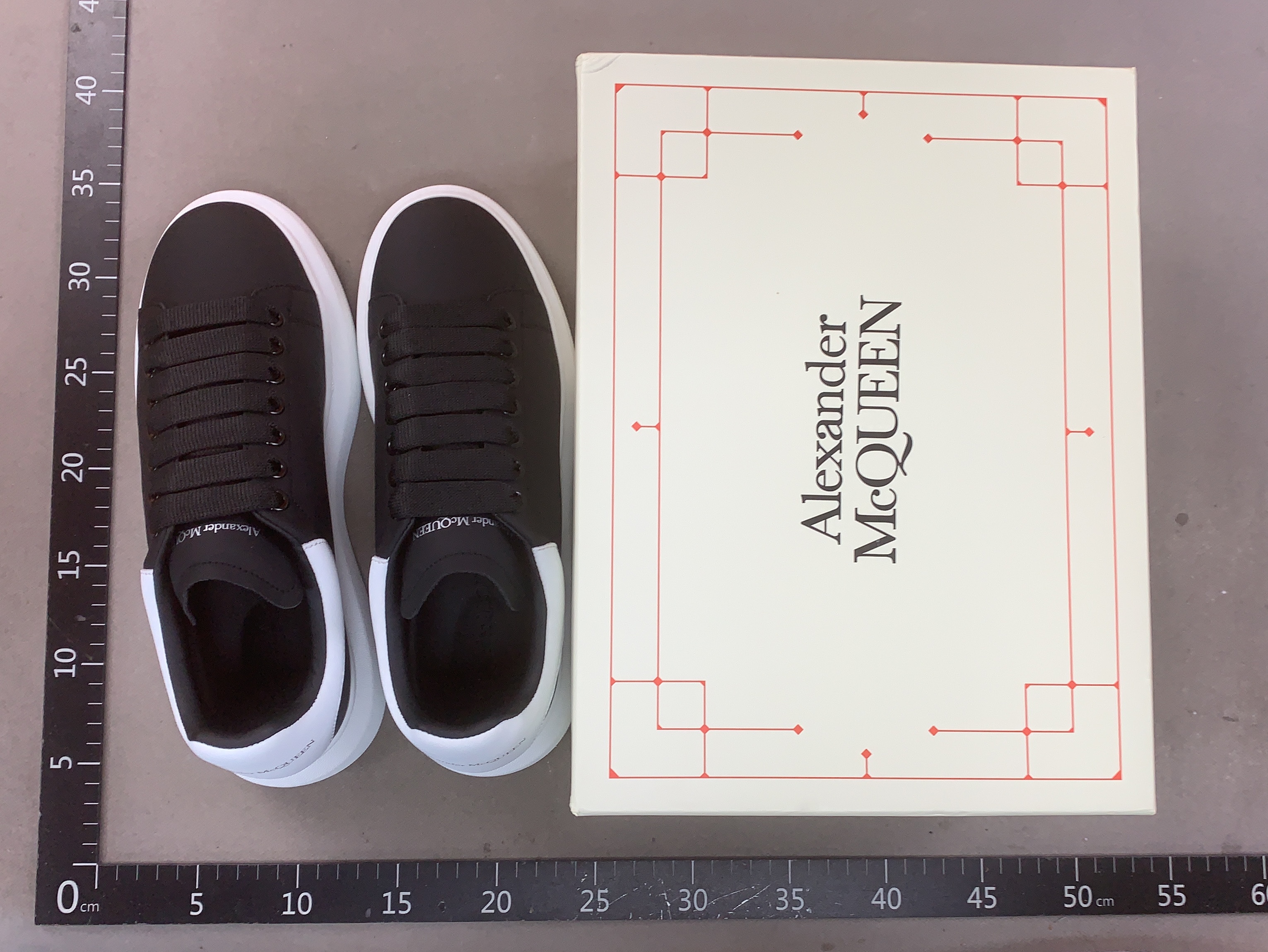 B-06 high quality white shoeswhatsapp+86 18950893989