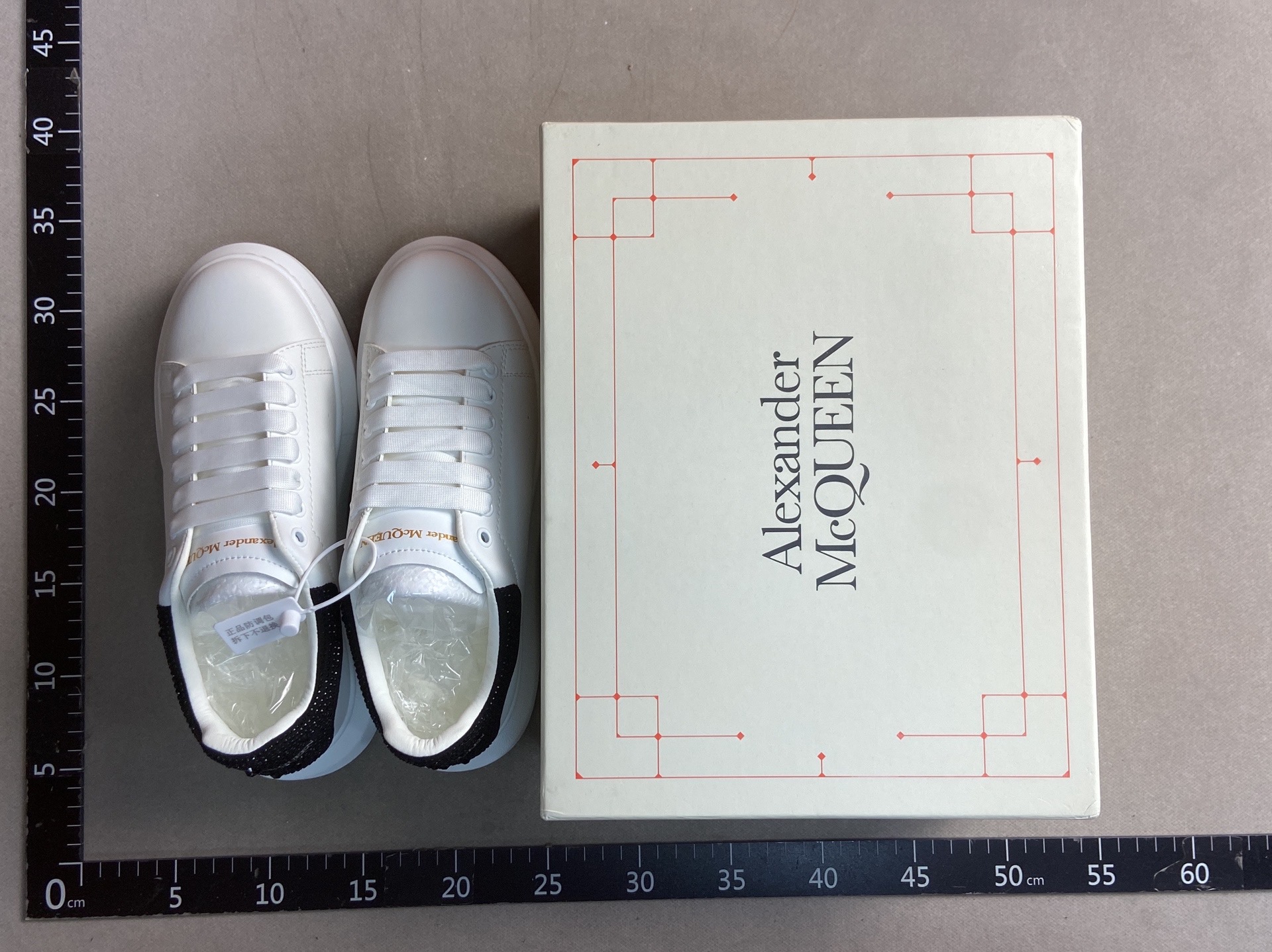 Mcqueen white shoes women’s tail inlaid with diamonds 2025 new style genuine leather thick soleplatform shoes sports casual shoes