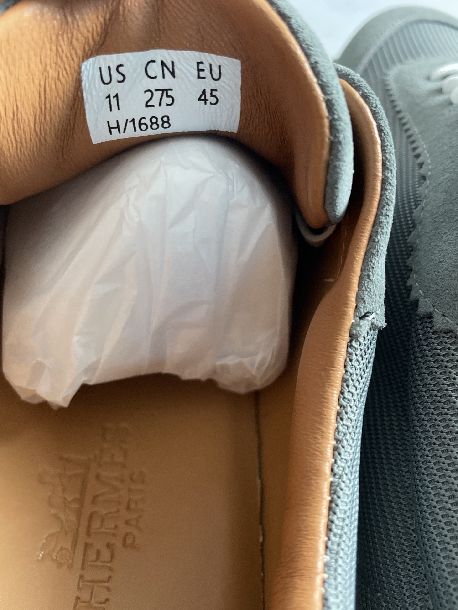 European station 2025 new h brand men’s thick-soled shock-absorbing running shoes casual white sneakers sports shoes cross-border