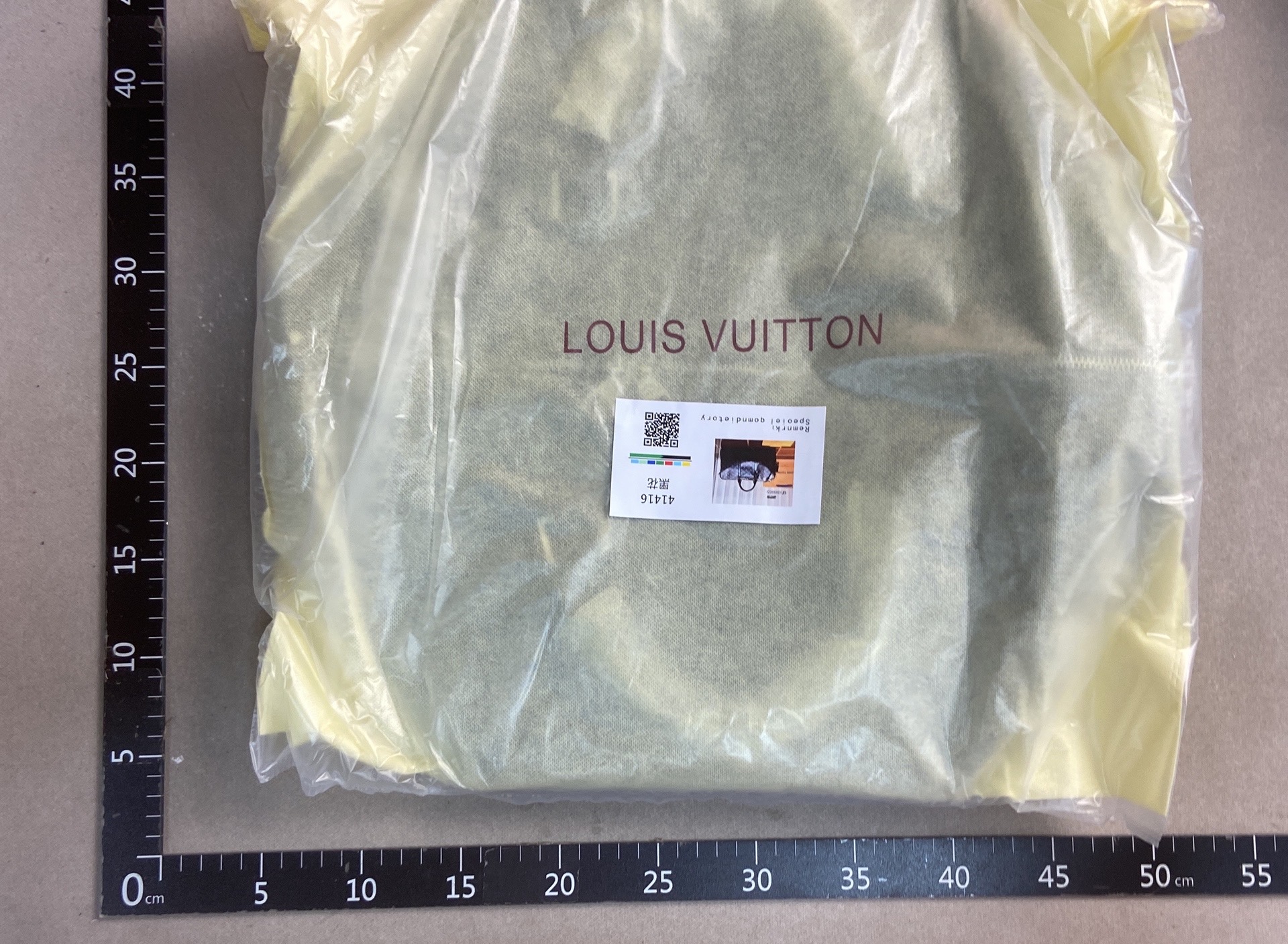 Gf-1 new handbag: stylish embroidered lettering, large capacity (no returns or exchanges on items affecting resale) (returns or exchanges not accepted if plastic film is torn or damaged)