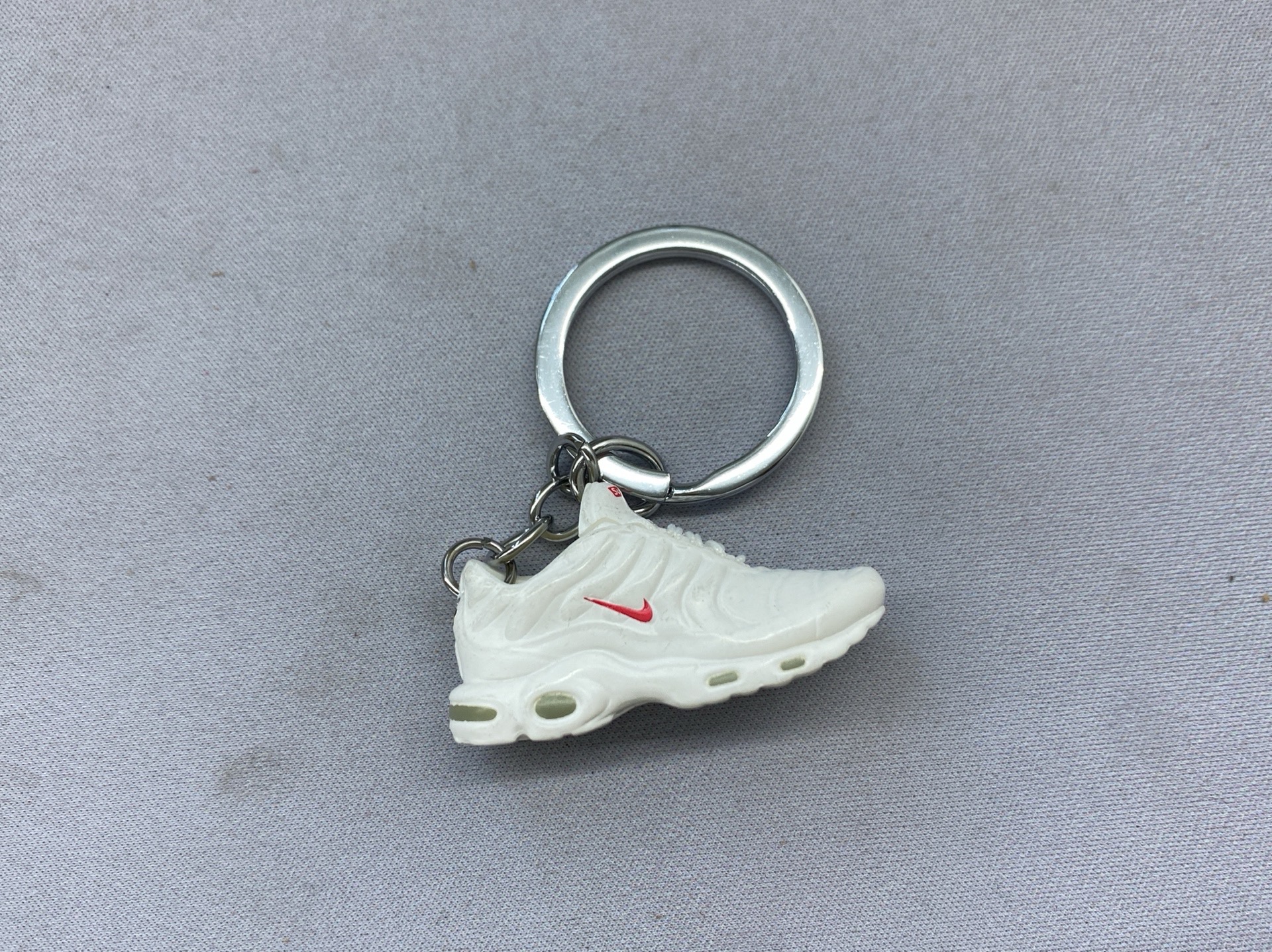 Axtn keychain 3d stereo shoe pendant creative bag accessories
