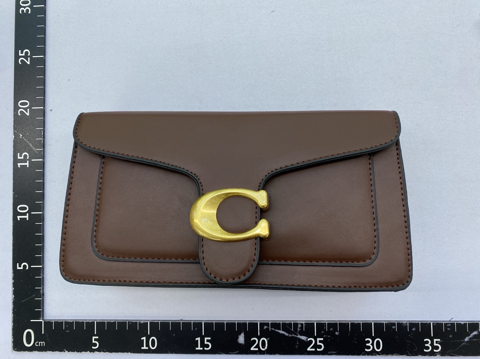 2025 new niche women’s bag: high-quality, solid color, minimalist, versatile small square bag – commuter style with multiple compartments and shoulder strap